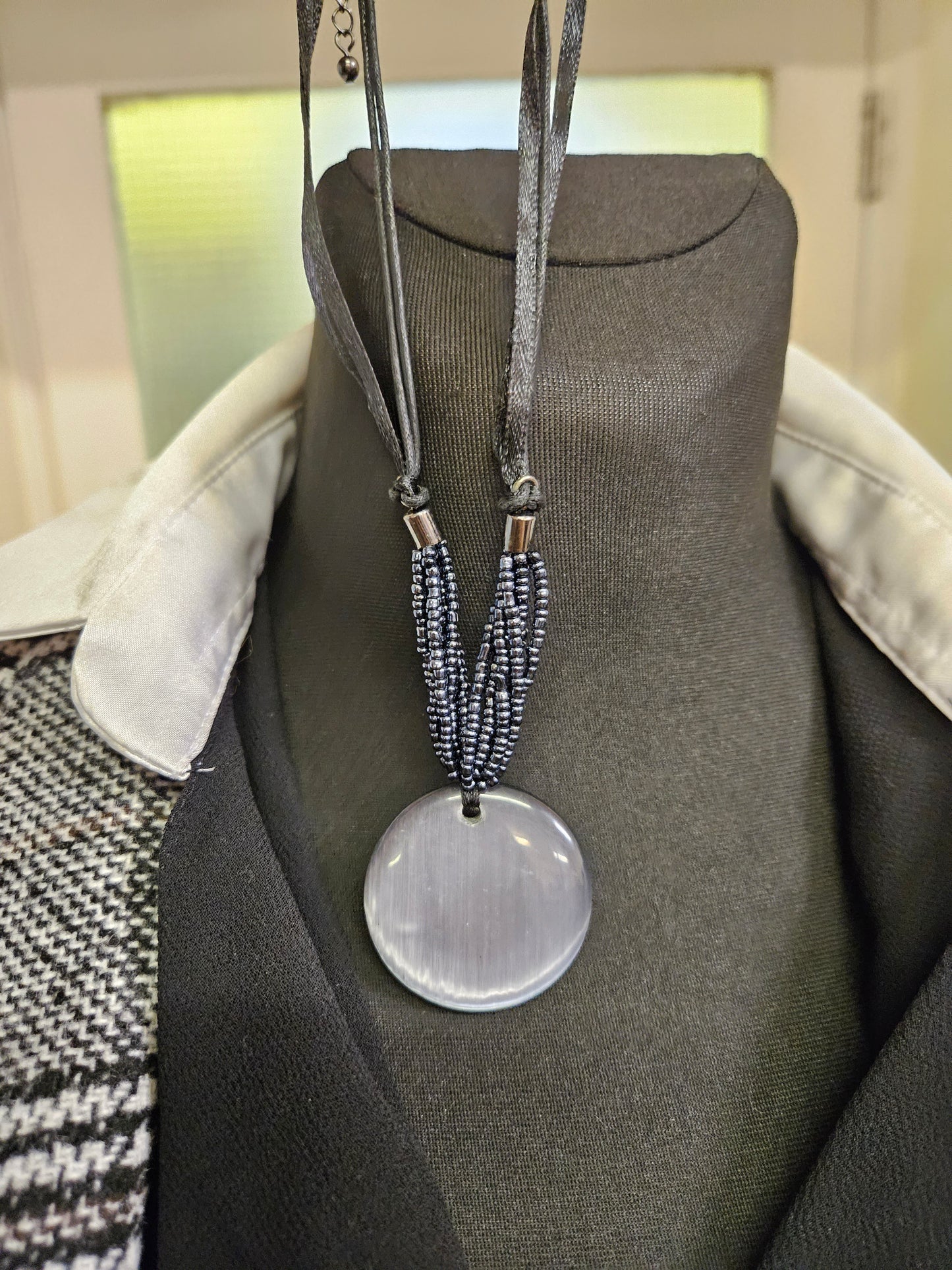 Opia, new necklace grey/black