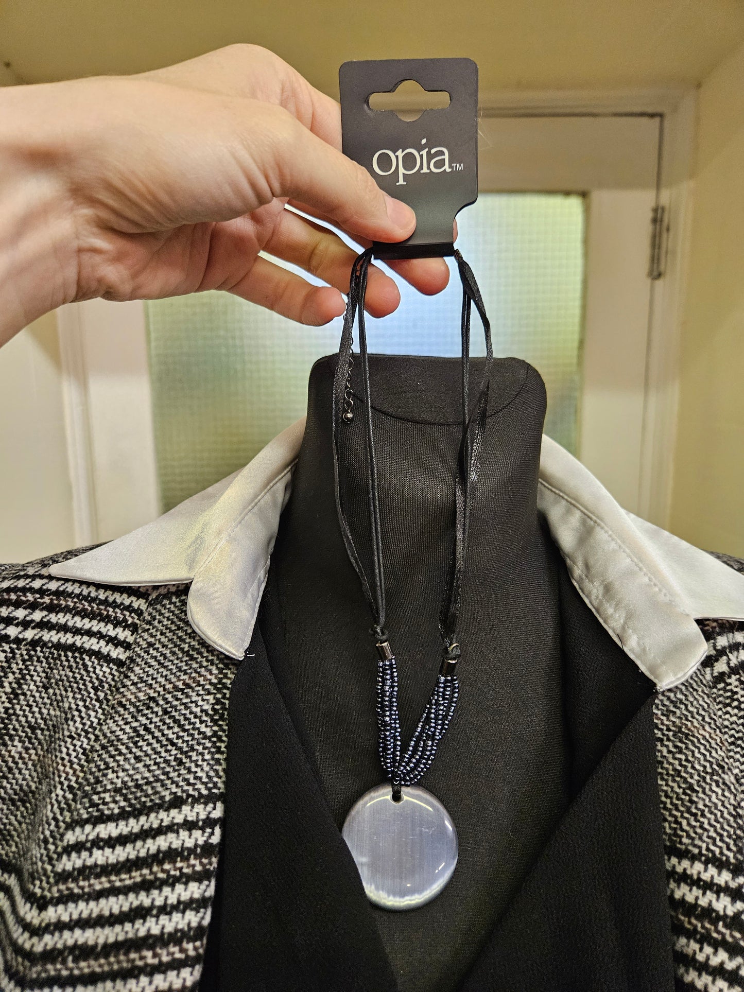 Opia, new necklace grey/black