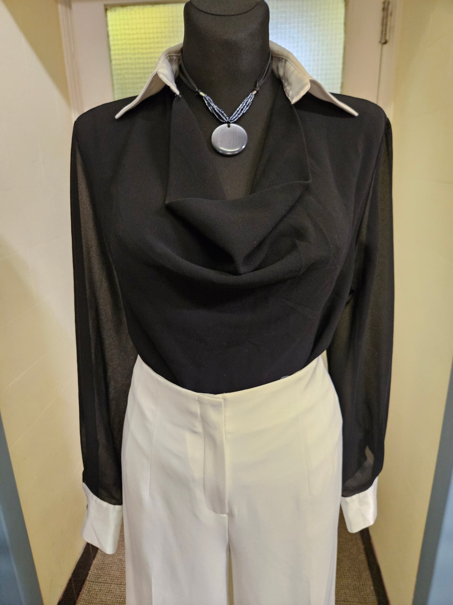 Miss Cassidy, blouse with white collar,size 10