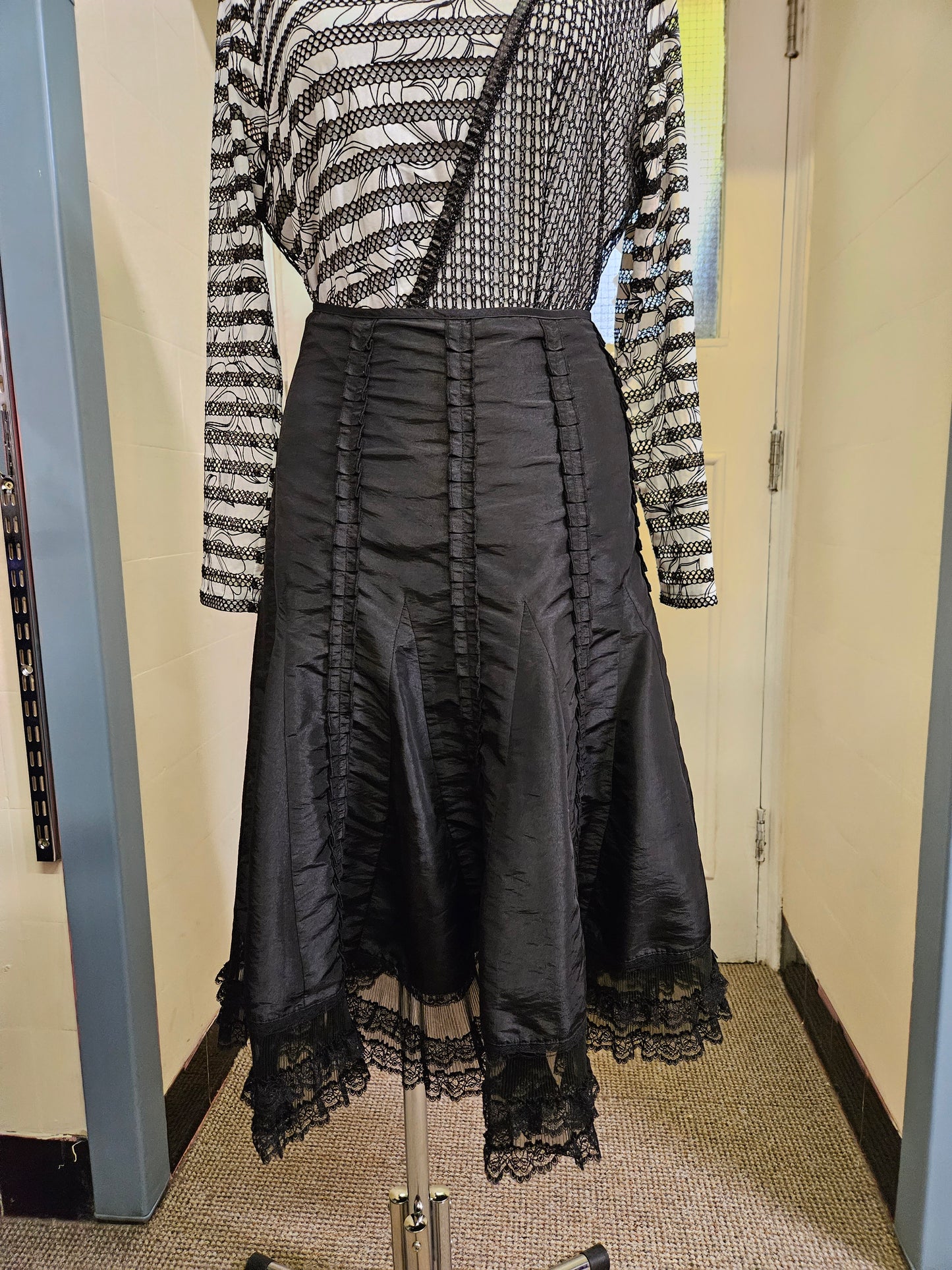 Per Una, gothic style skirt with lace at the bottom, size 10