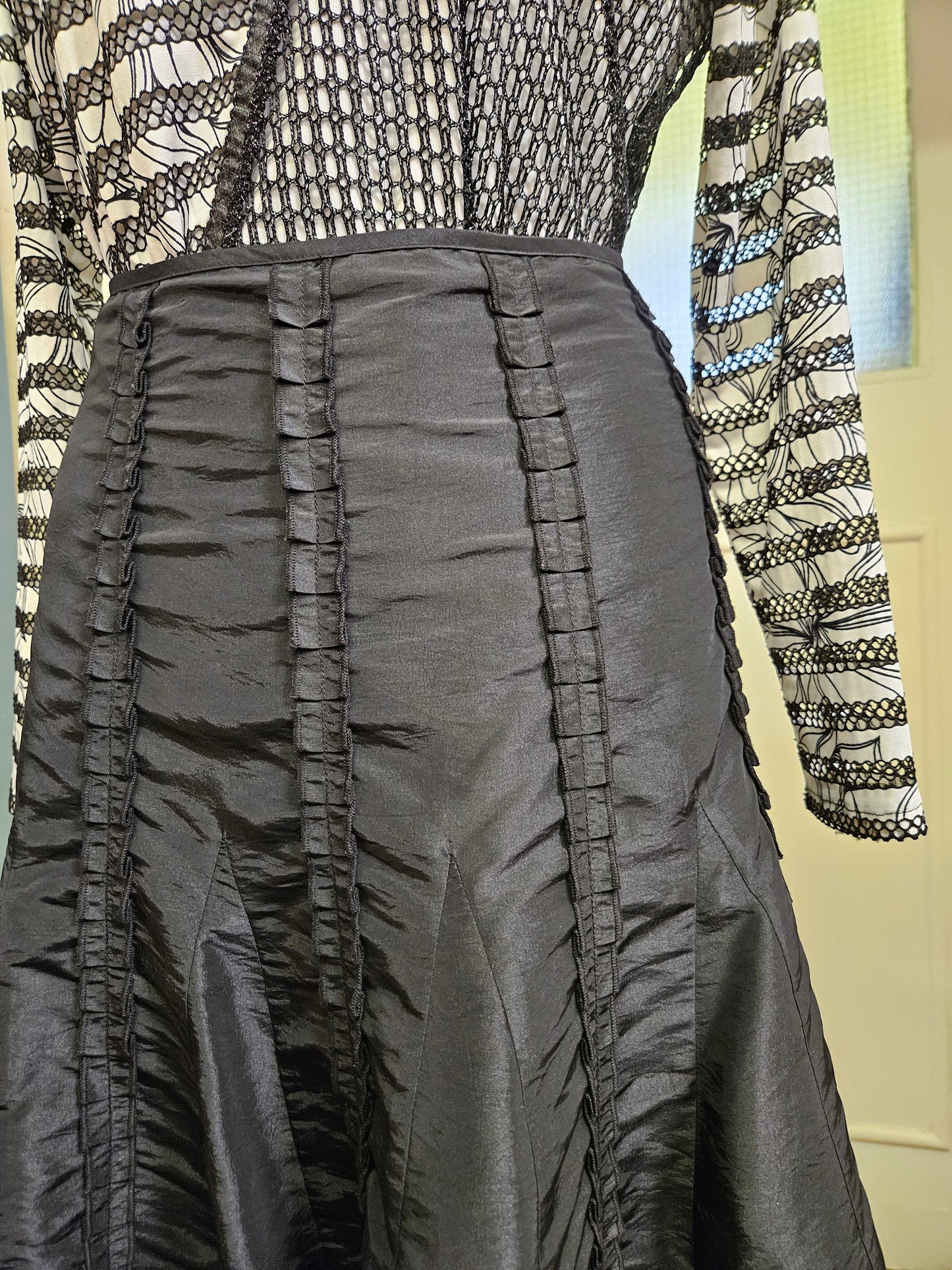 Per Una, gothic style skirt with lace at the bottom, size 10