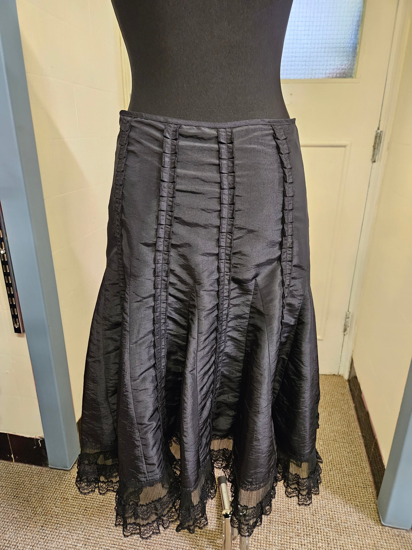 Per Una, gothic style skirt with lace at the bottom, size 10