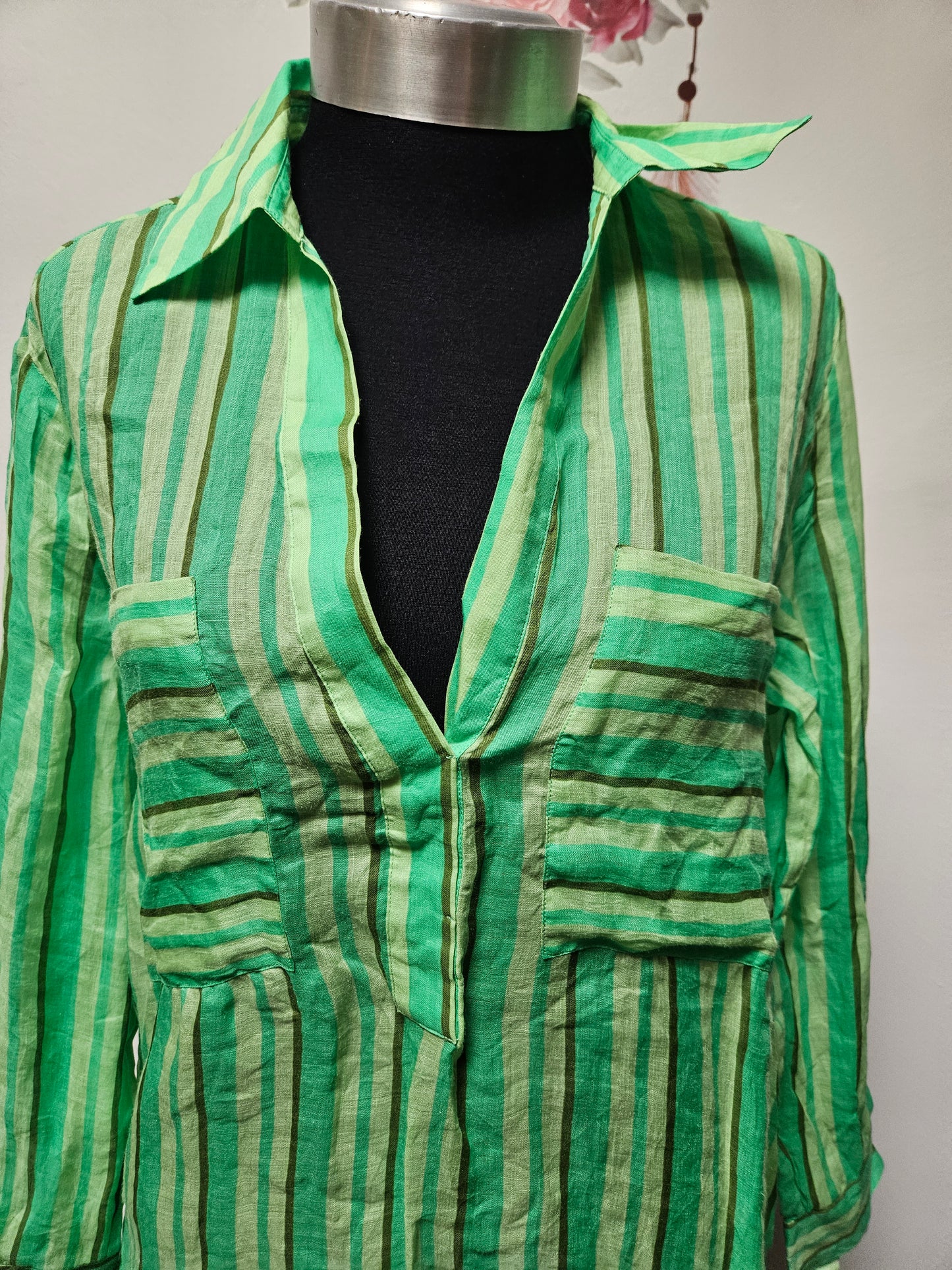 MassimoDutti green stripes shirt, small defect (check photos), size 10