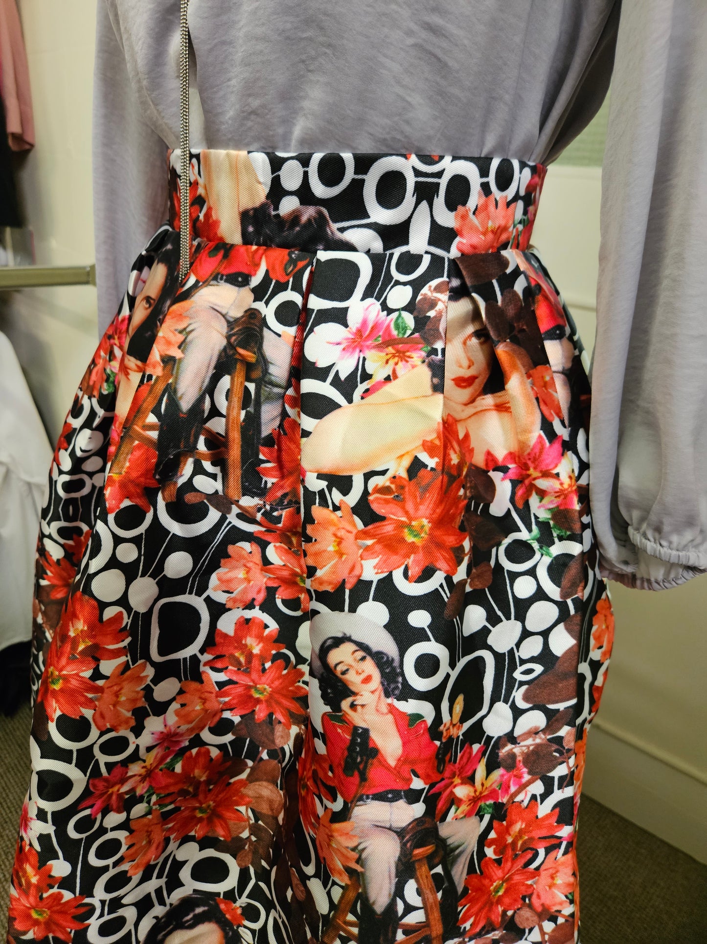 Shirleys couture, new ,pin up girls print skirt,size S, rrp109€