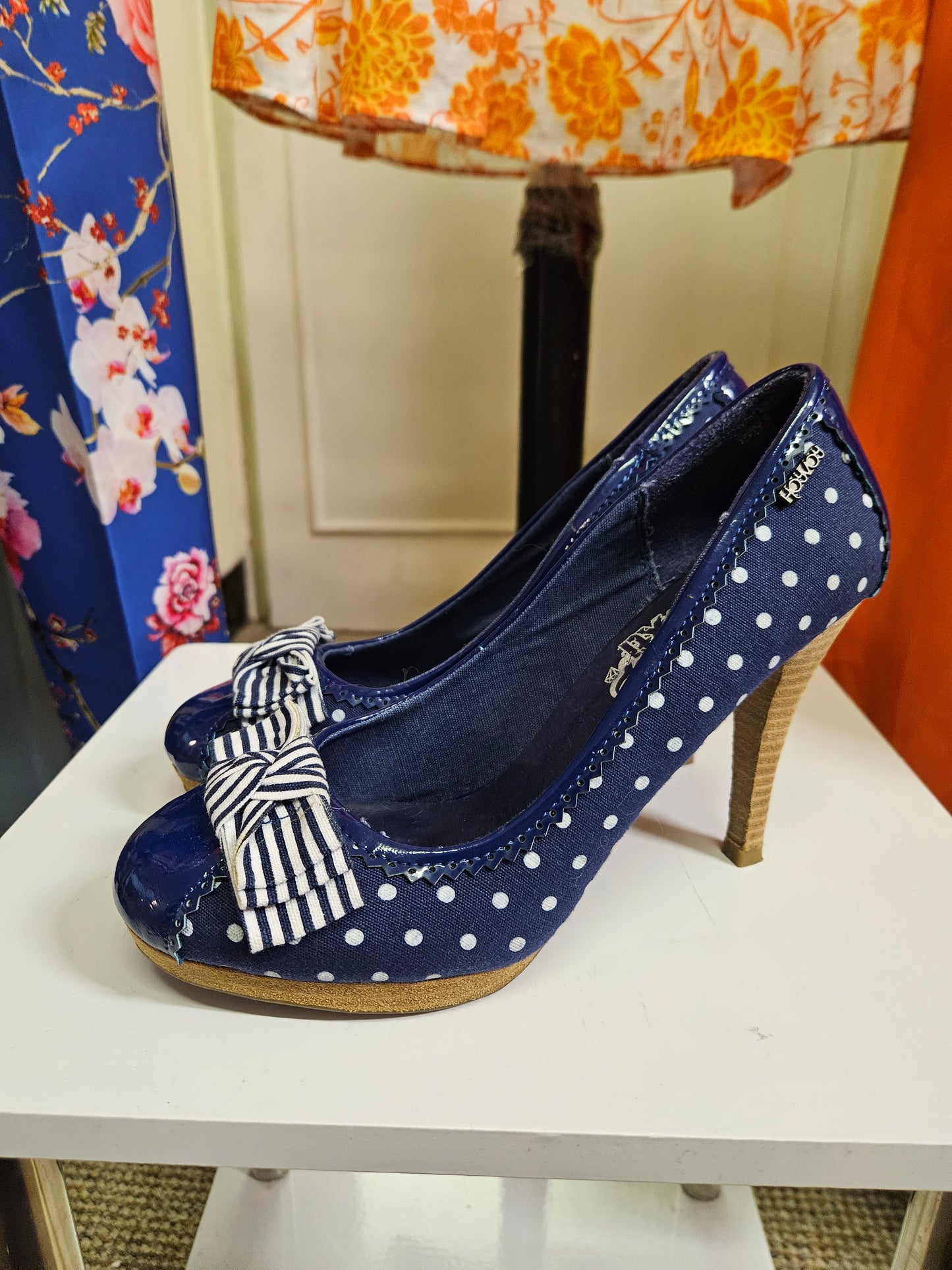 XTI polka dot heels, size 6