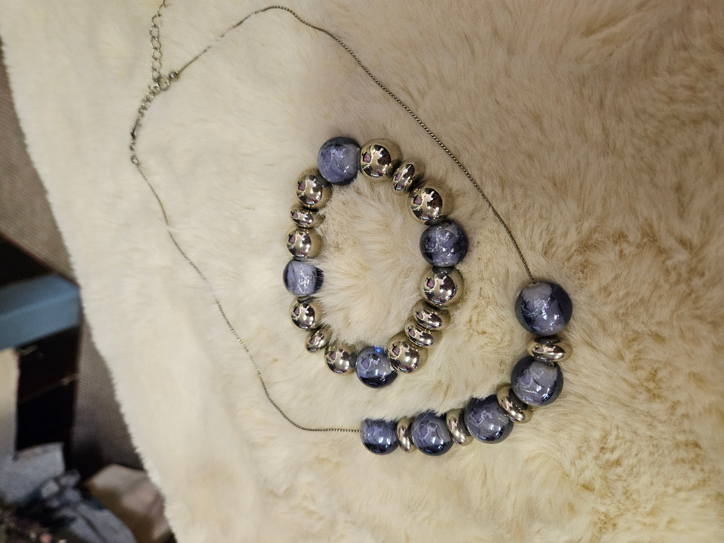 Purple/silver necklace and bracelet set