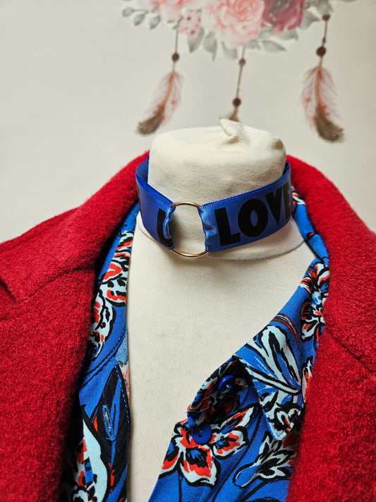"Love" choker