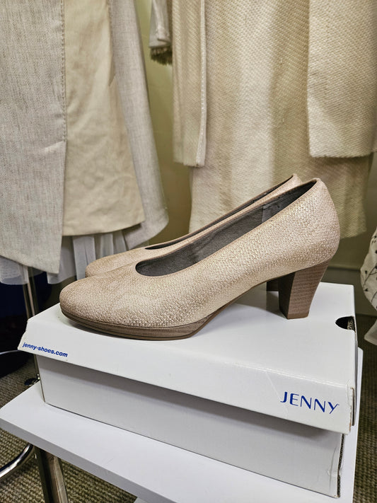 Jenny, rose gold, court heels,  size 6