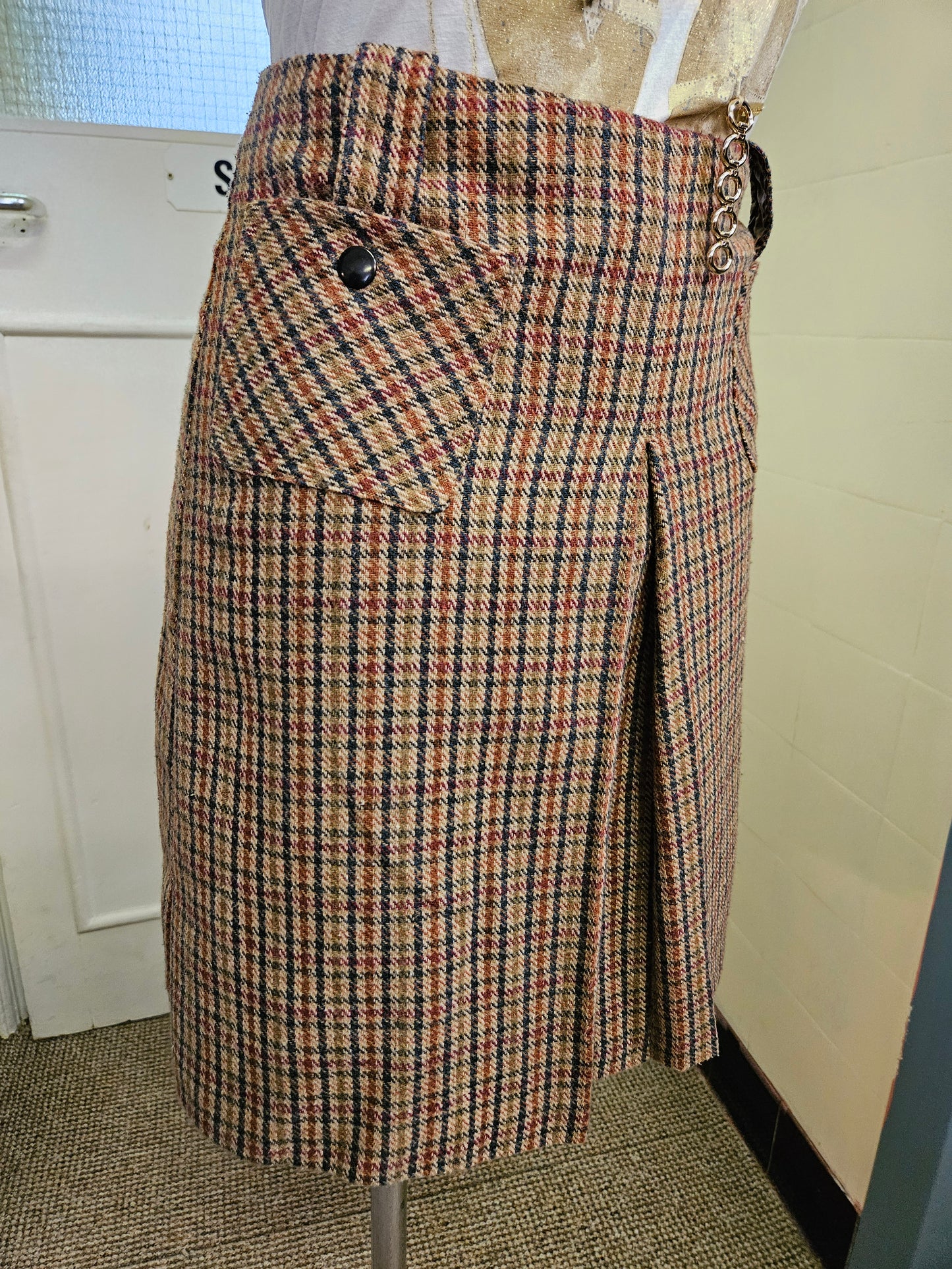 F&F, check skirt size 8