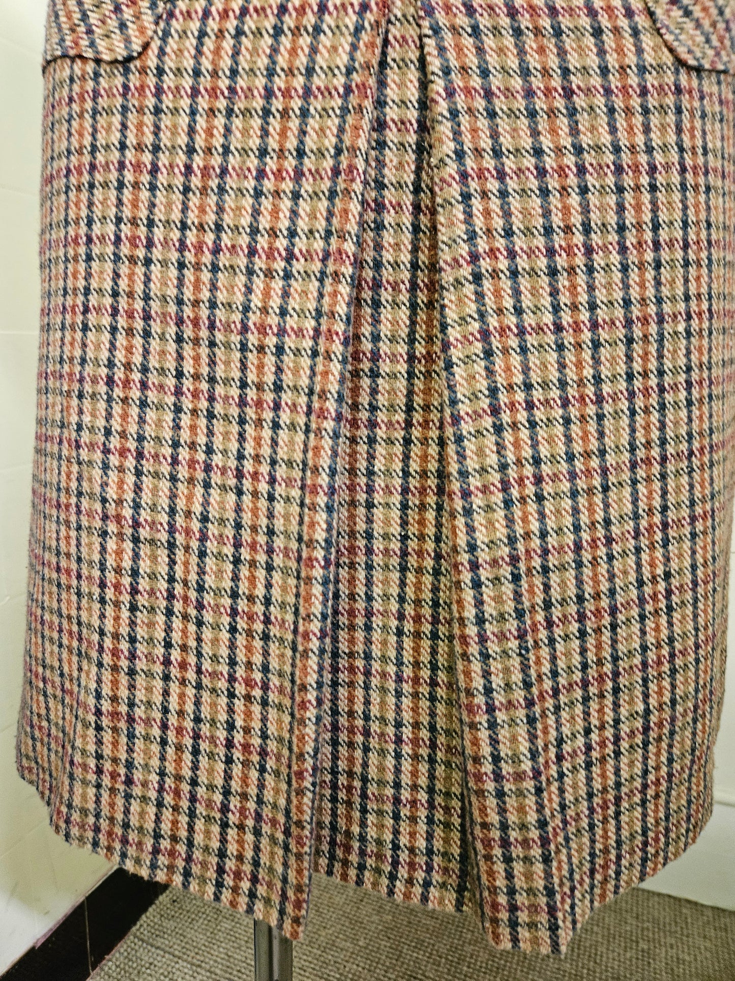 F&F, check skirt size 8