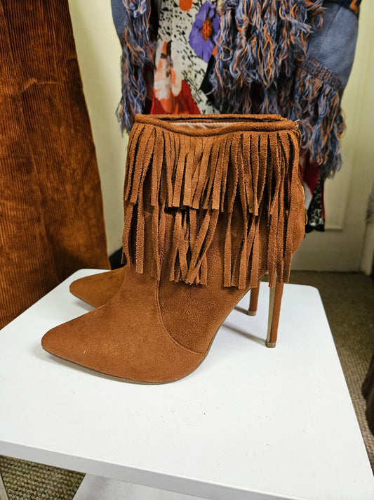 No brand, tassel boots, new, size 5