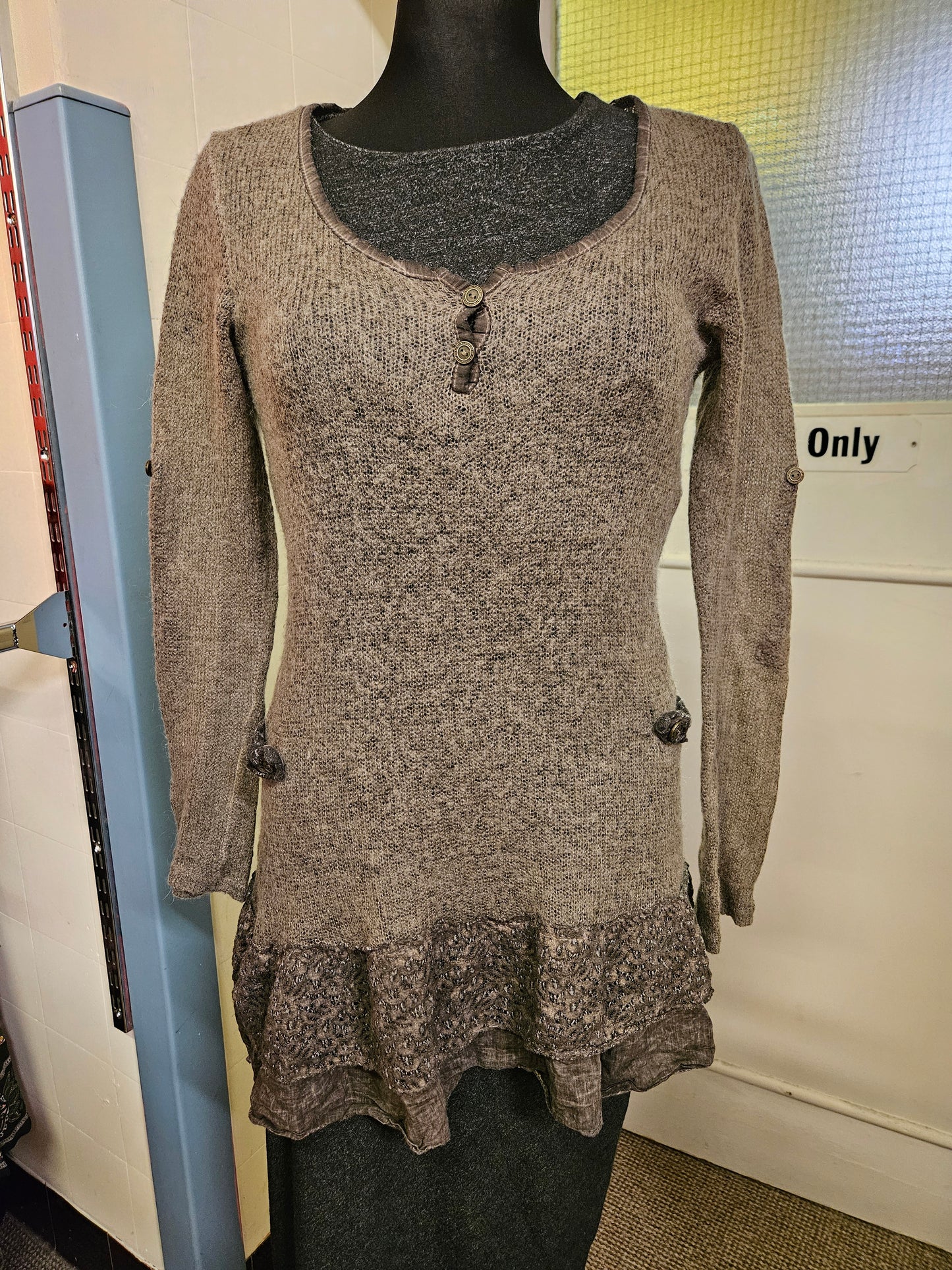 Unusual, crochet style top, no tag on it, size S/M