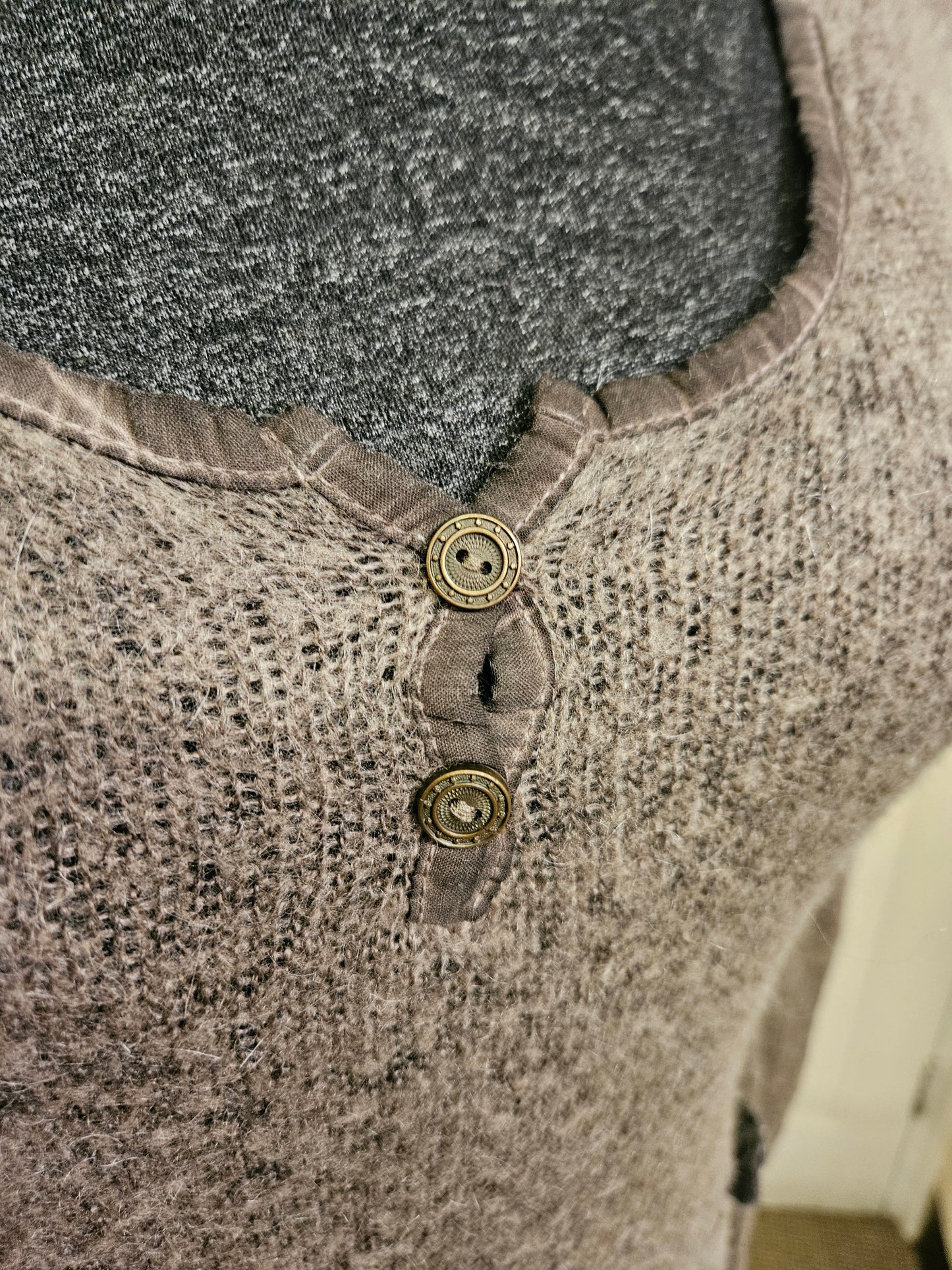 Unusual, crochet style top, no tag on it, size S/M