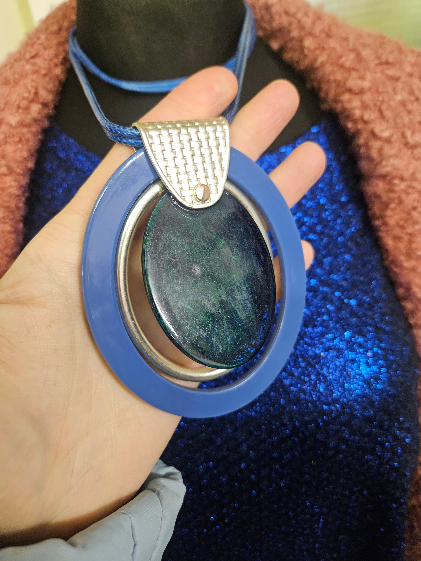 Long blue, circle pendant necklace