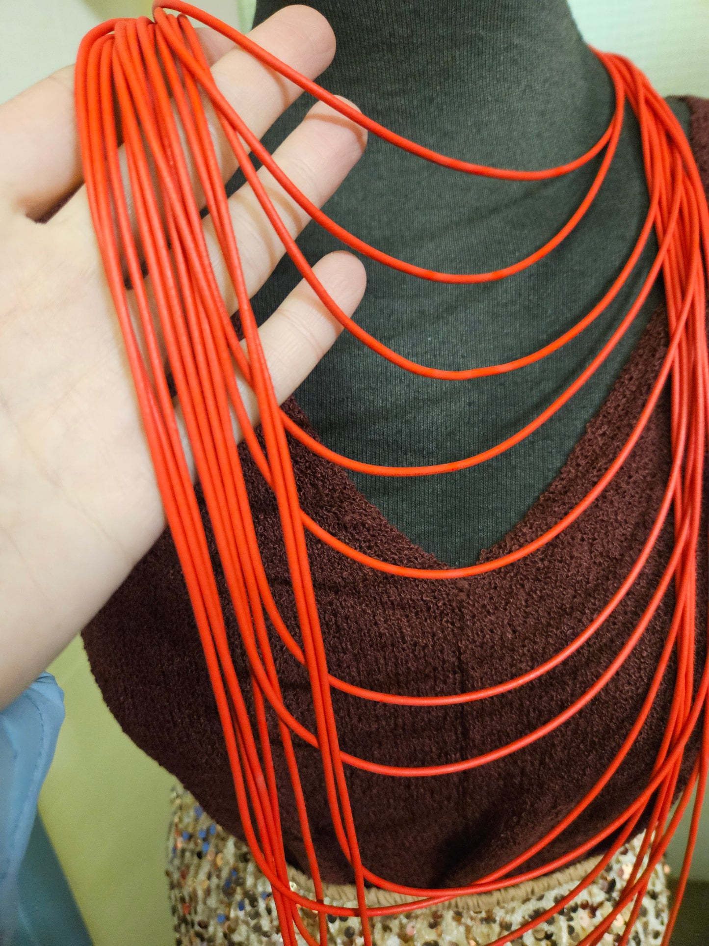 Rubber string necklace