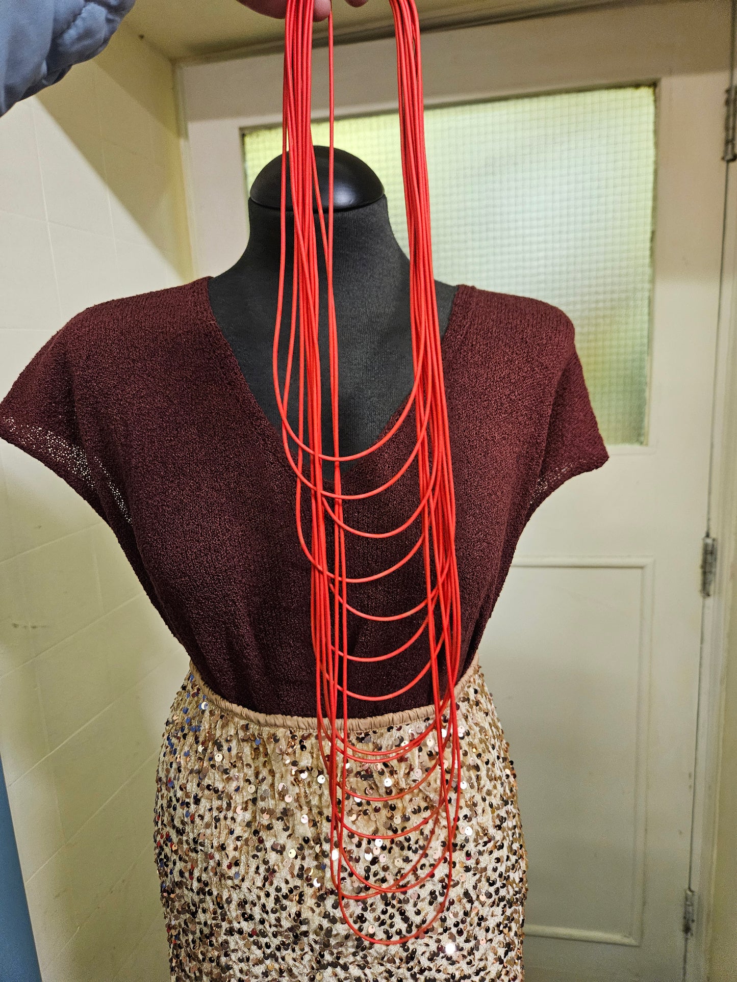 Rubber string necklace
