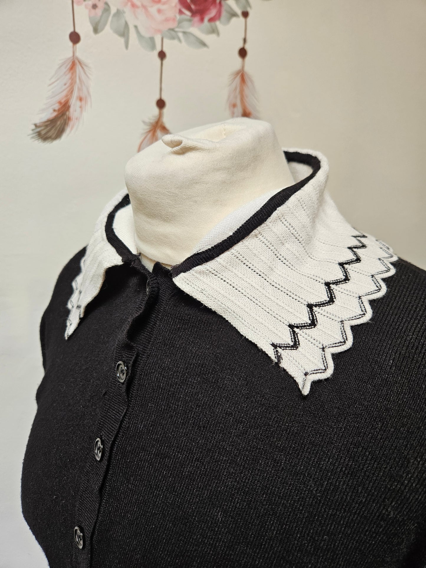 Gallery, 68% viscose jumper with decorative collar, size M