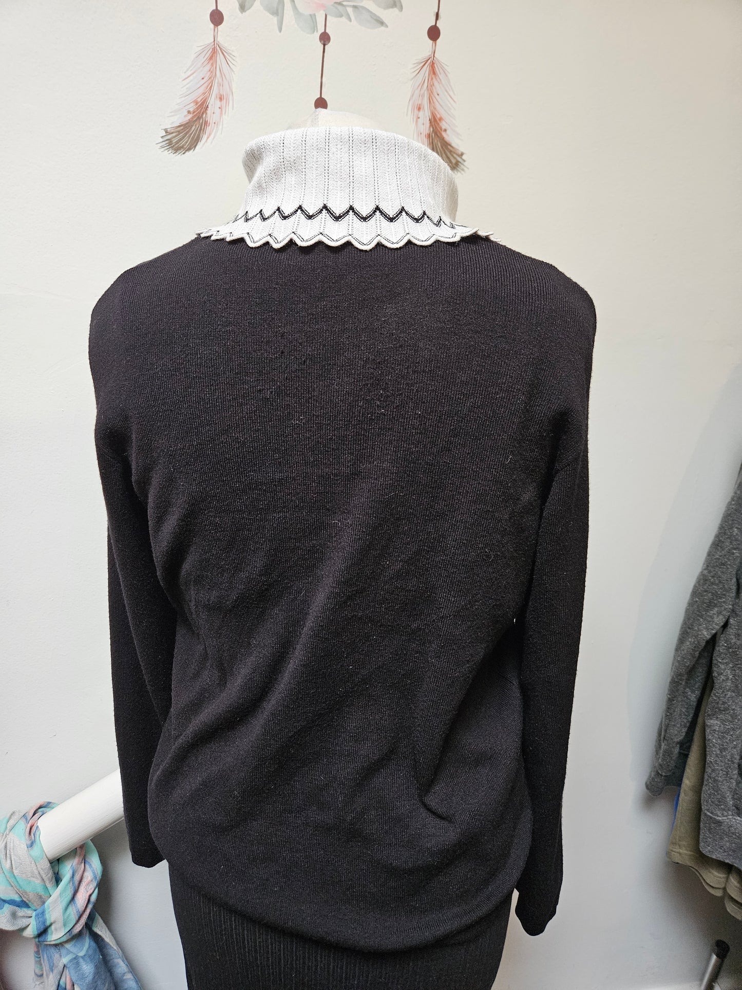 Gallery, 68% viscose jumper with decorative collar, size M