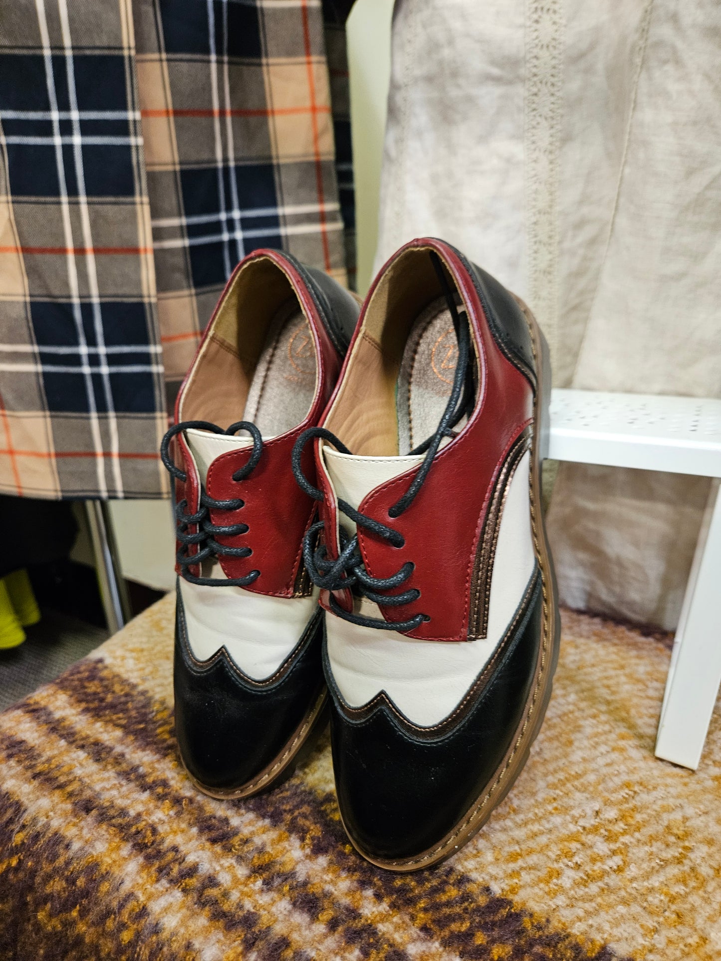 Zanni&Co brouge style Shoes, size 4