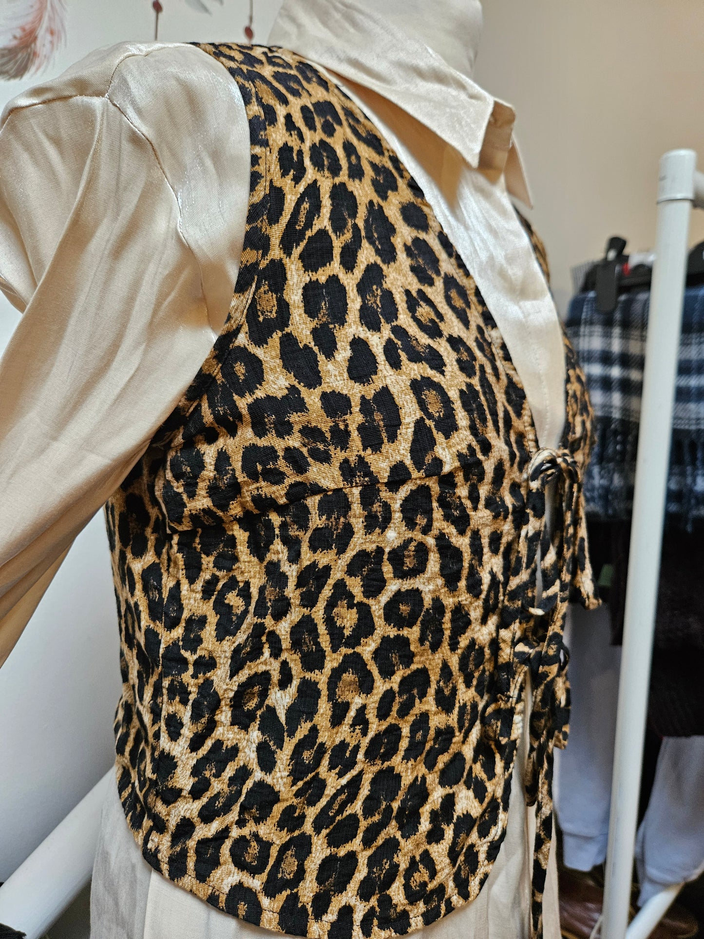Shein, leopard print vest, size M