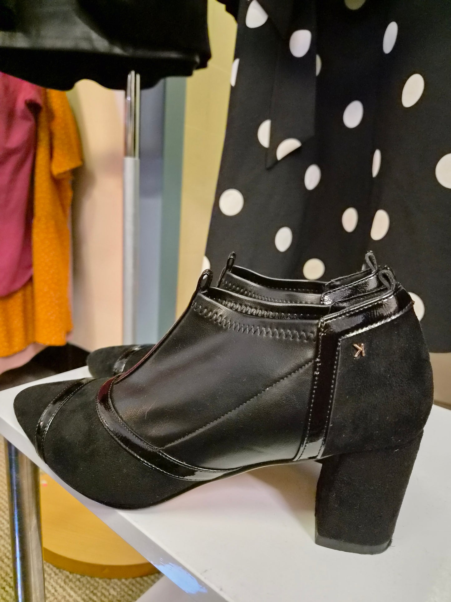 Kate Appleby “Chertsey Schwarz” Black boots, size 6