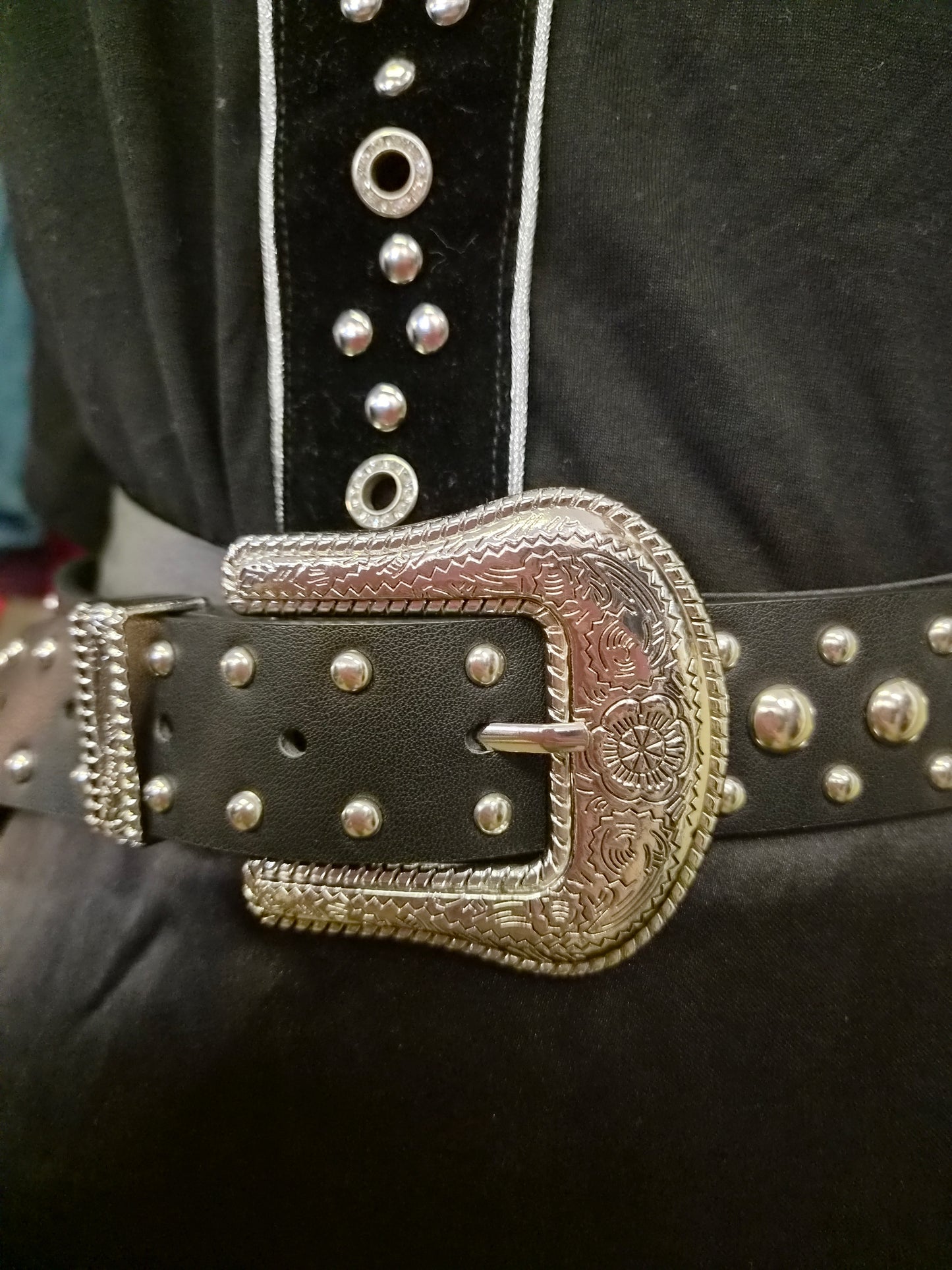 Black belt with studs, size M/L