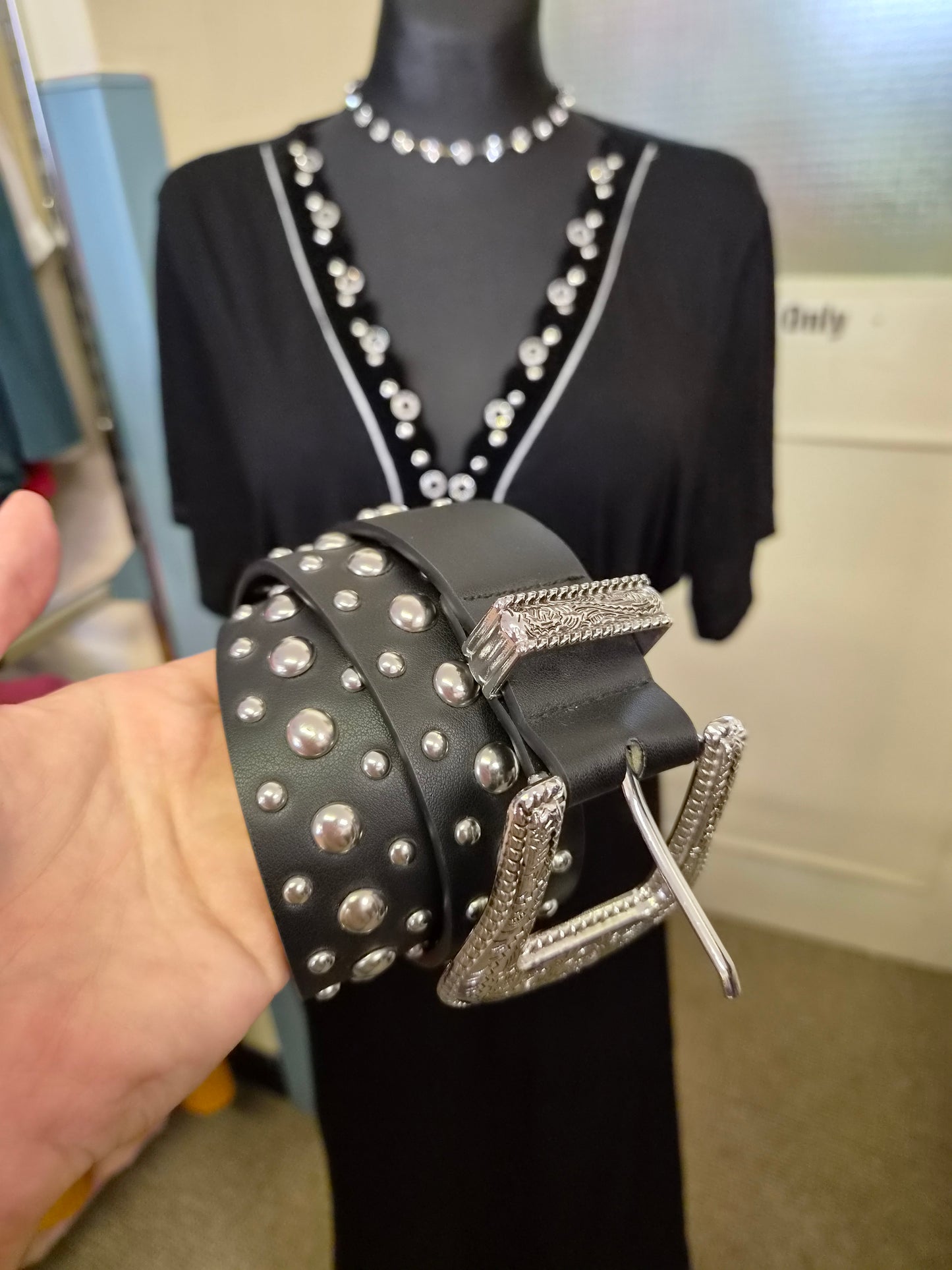 Black belt with studs, size M/L