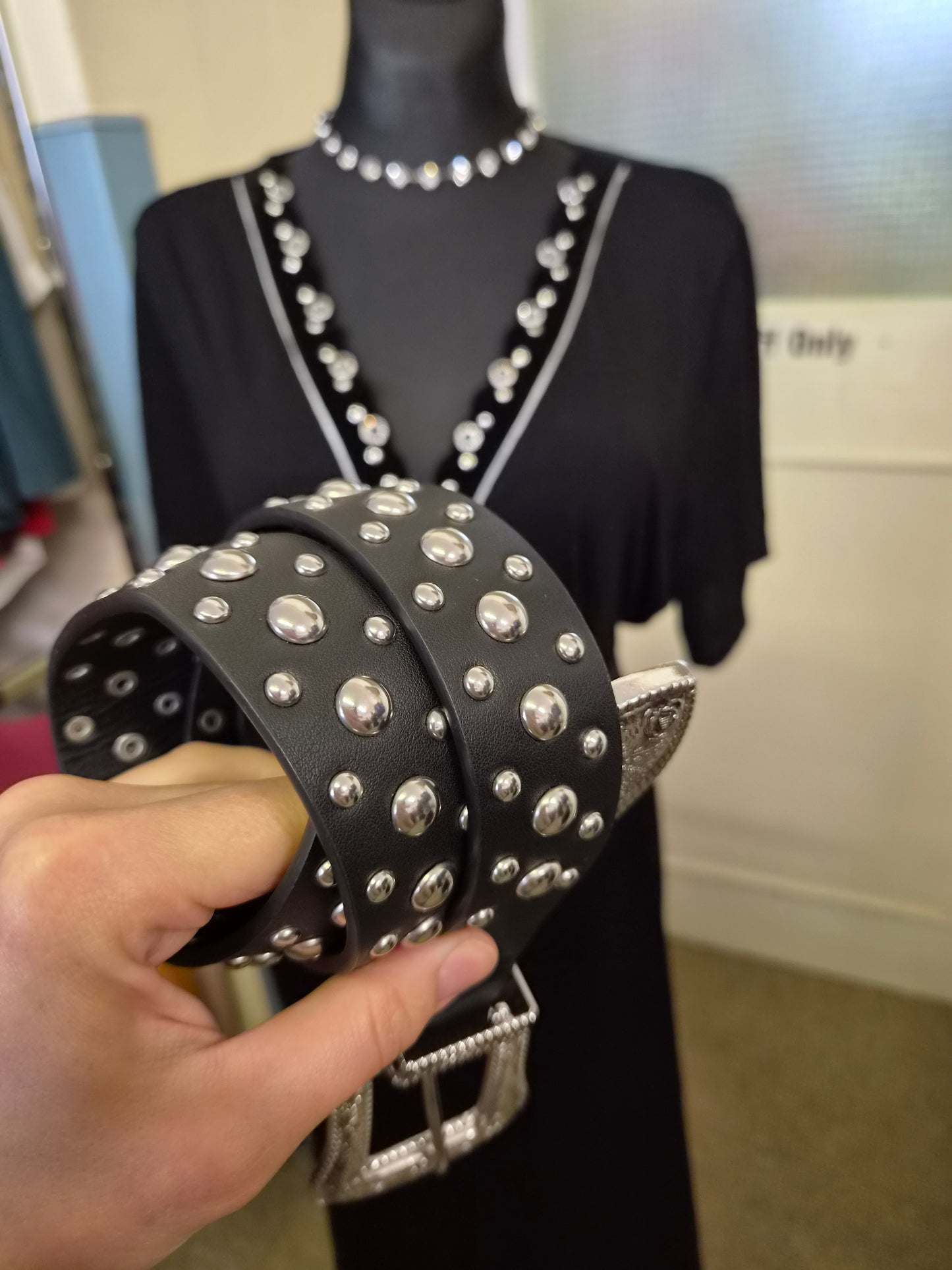 Black belt with studs, size M/L