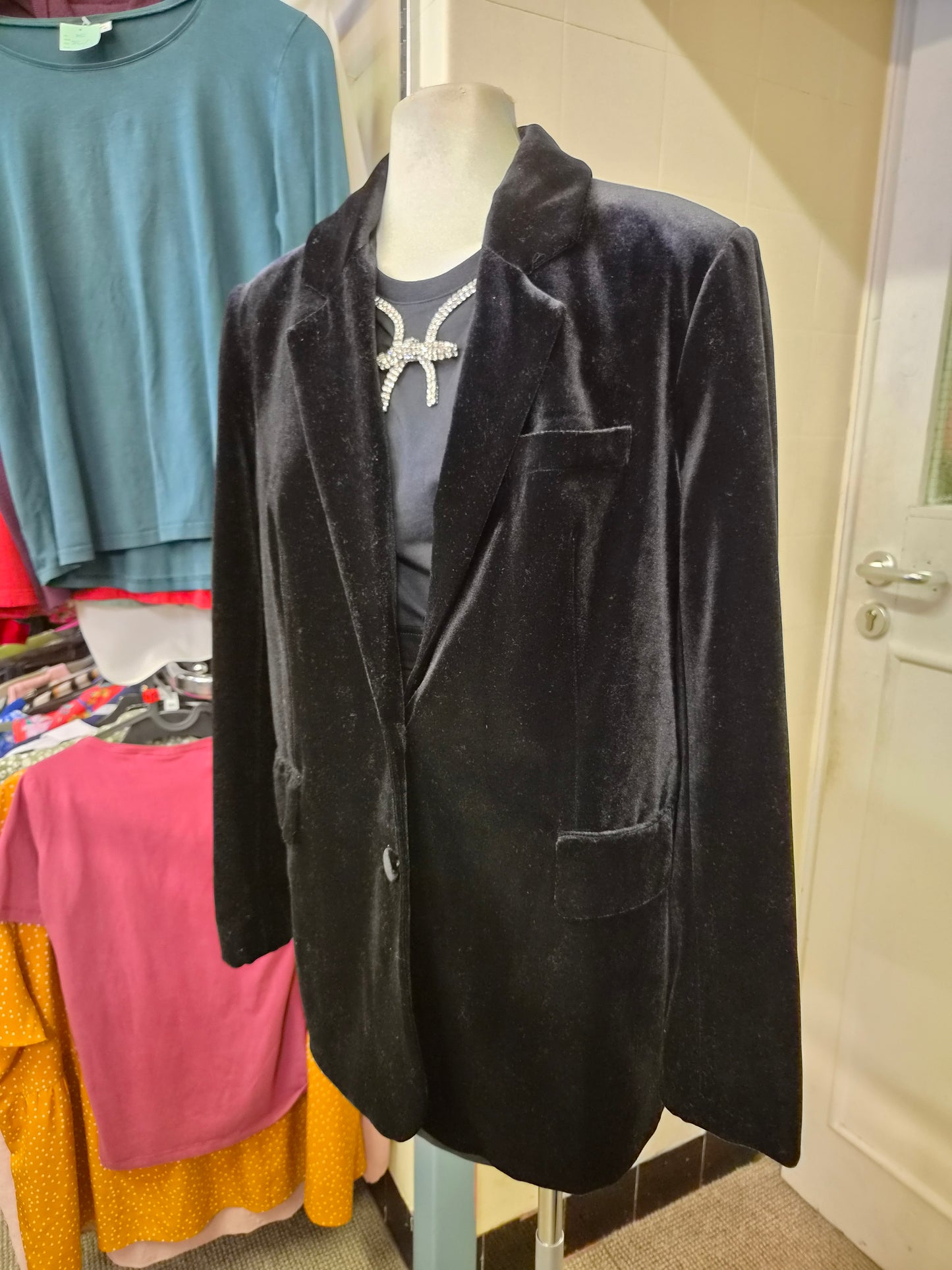 Gallery, black velvet single-breasted blazer, size 12