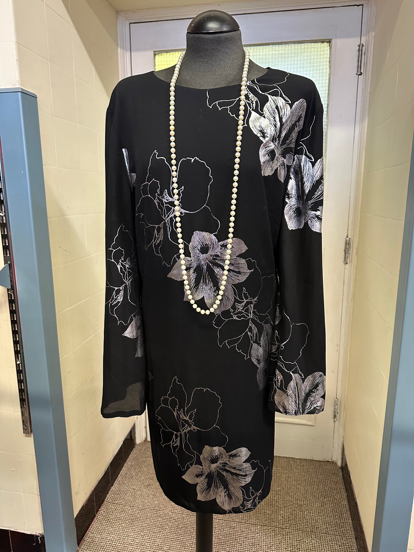 Dorothy Perkins Black & Silver Dress Size 20