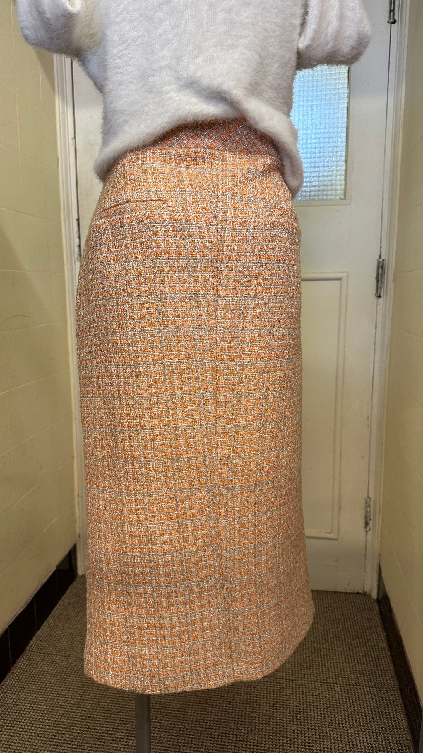 Designer Karen Millen 2 Piece Apricot Suit Jacket Size 16 but small fitting, Skirt Size 14 (best fit Size M/L)