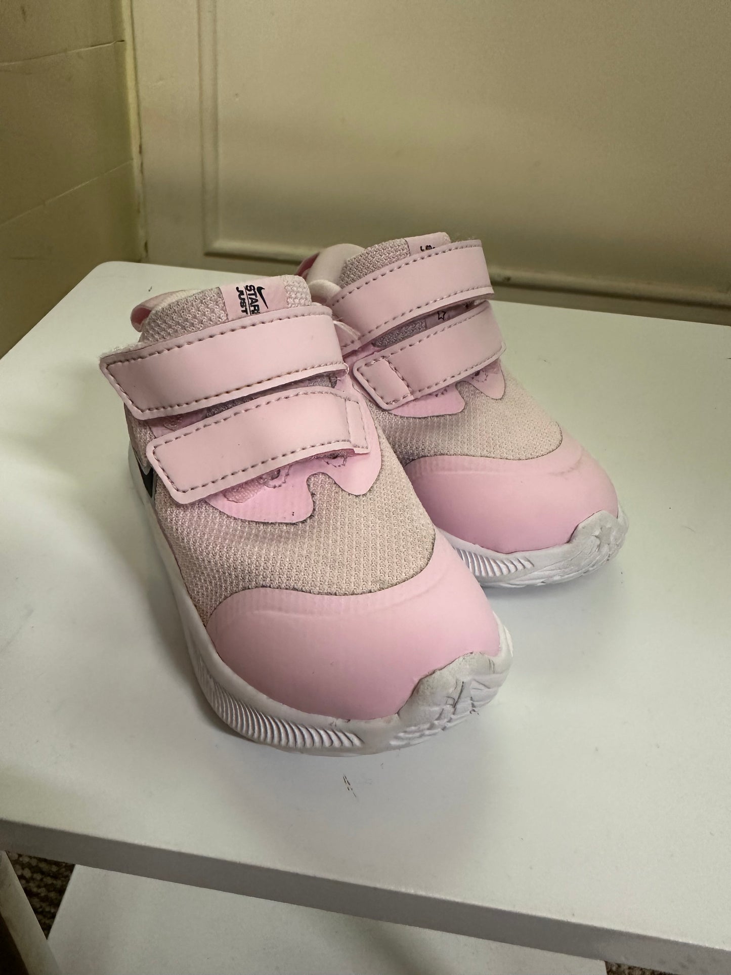 Nike Toddler Runners, Size 3.5 (EU 19.5), As New