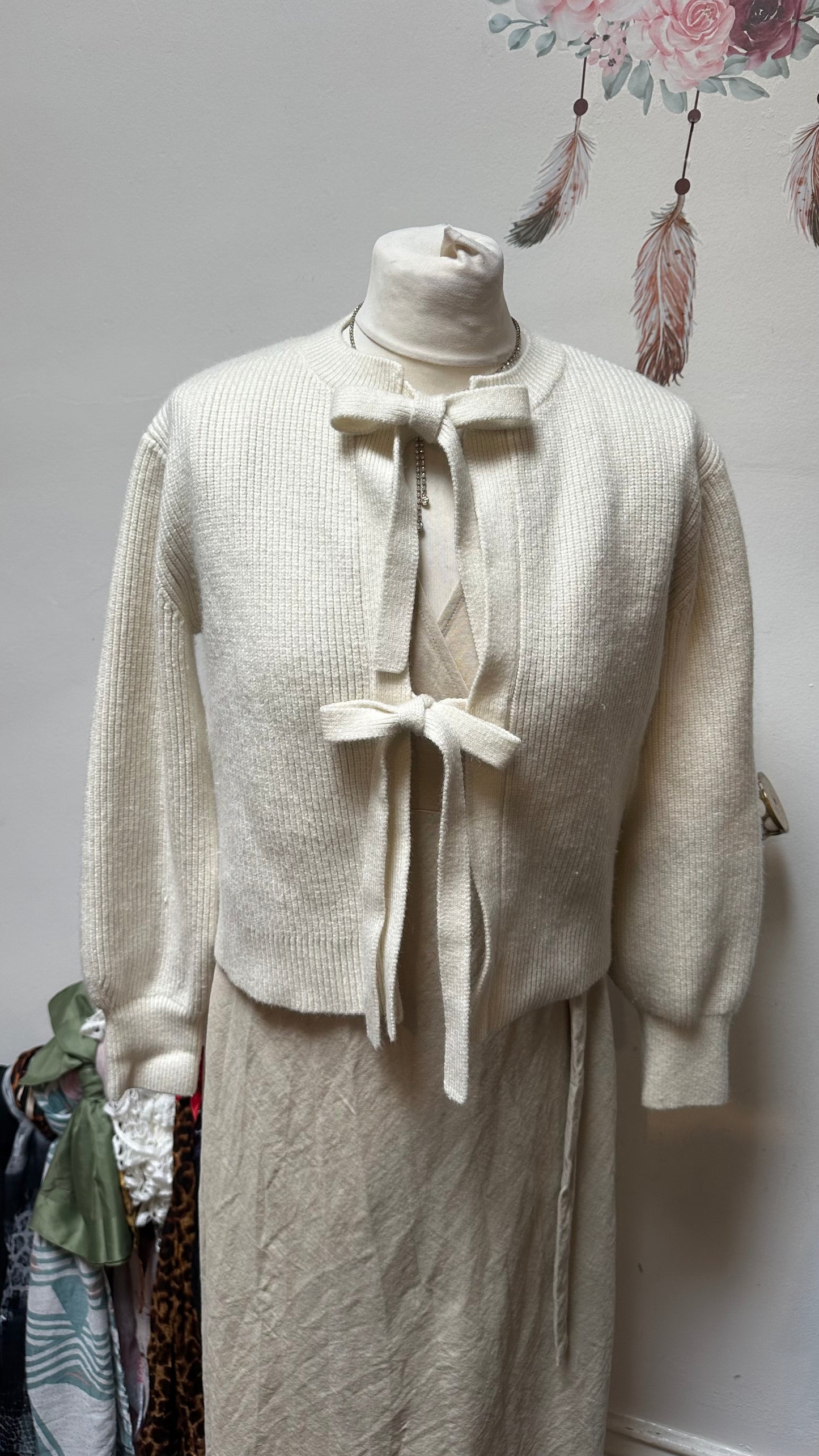 Gallery Off White Tie Cardigan Size M