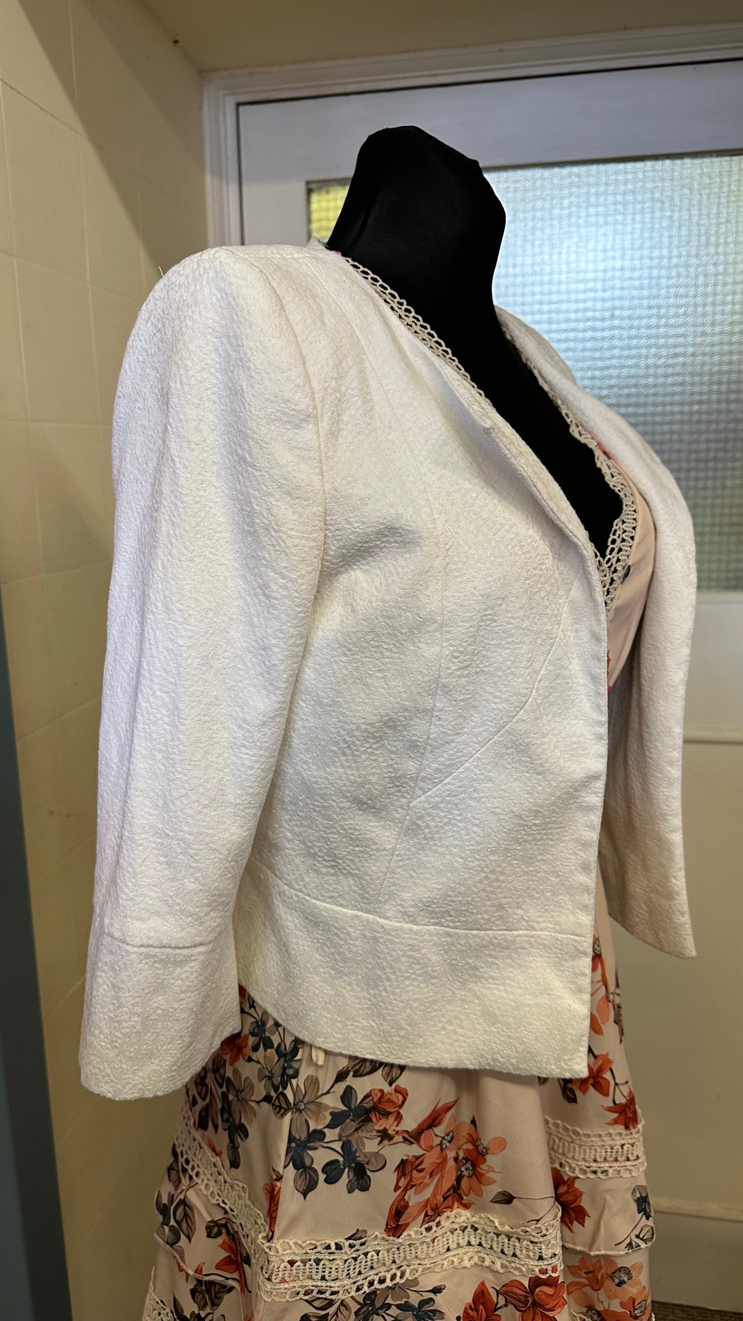 Comma White Dressy Bolero with Shoulder Pads Size 10