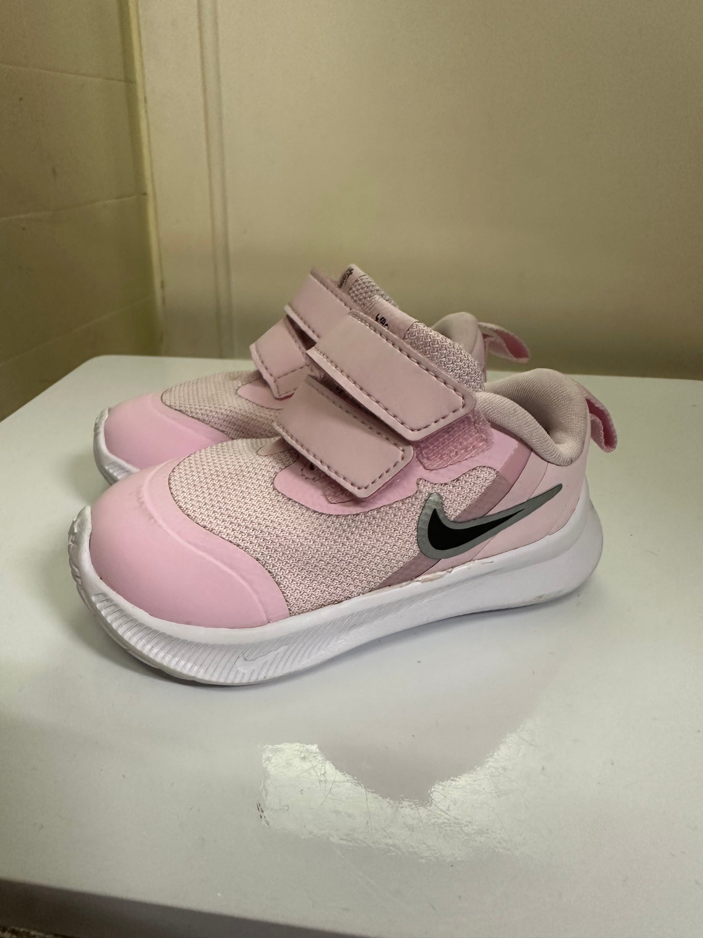 Nike Toddler Runners, Size 3.5 (EU 19.5), As New