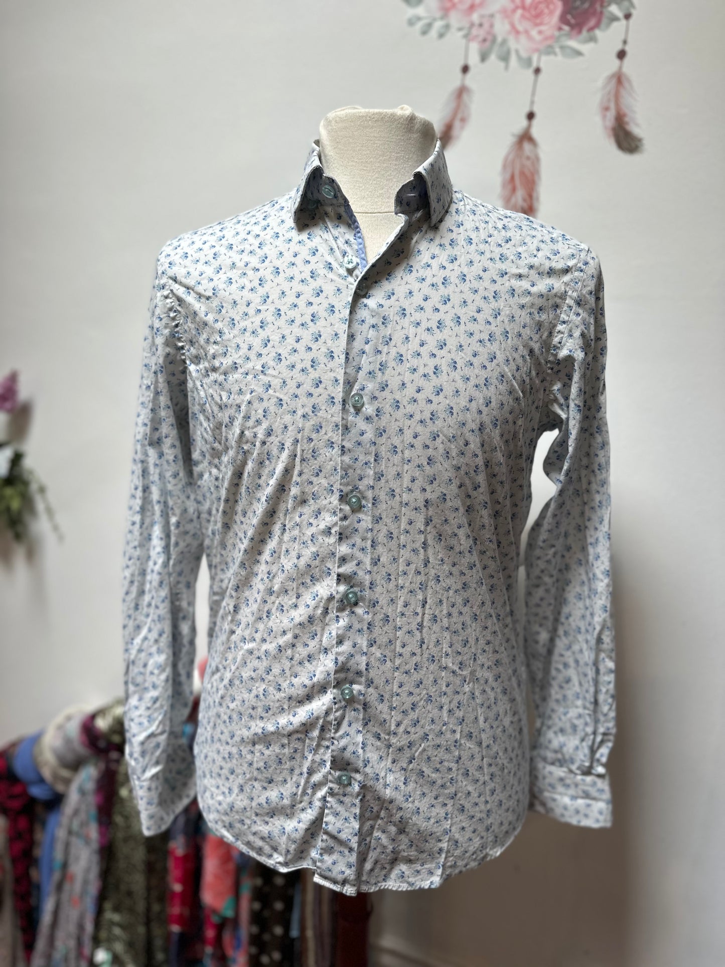 6th Sense Floral Shirt Size M