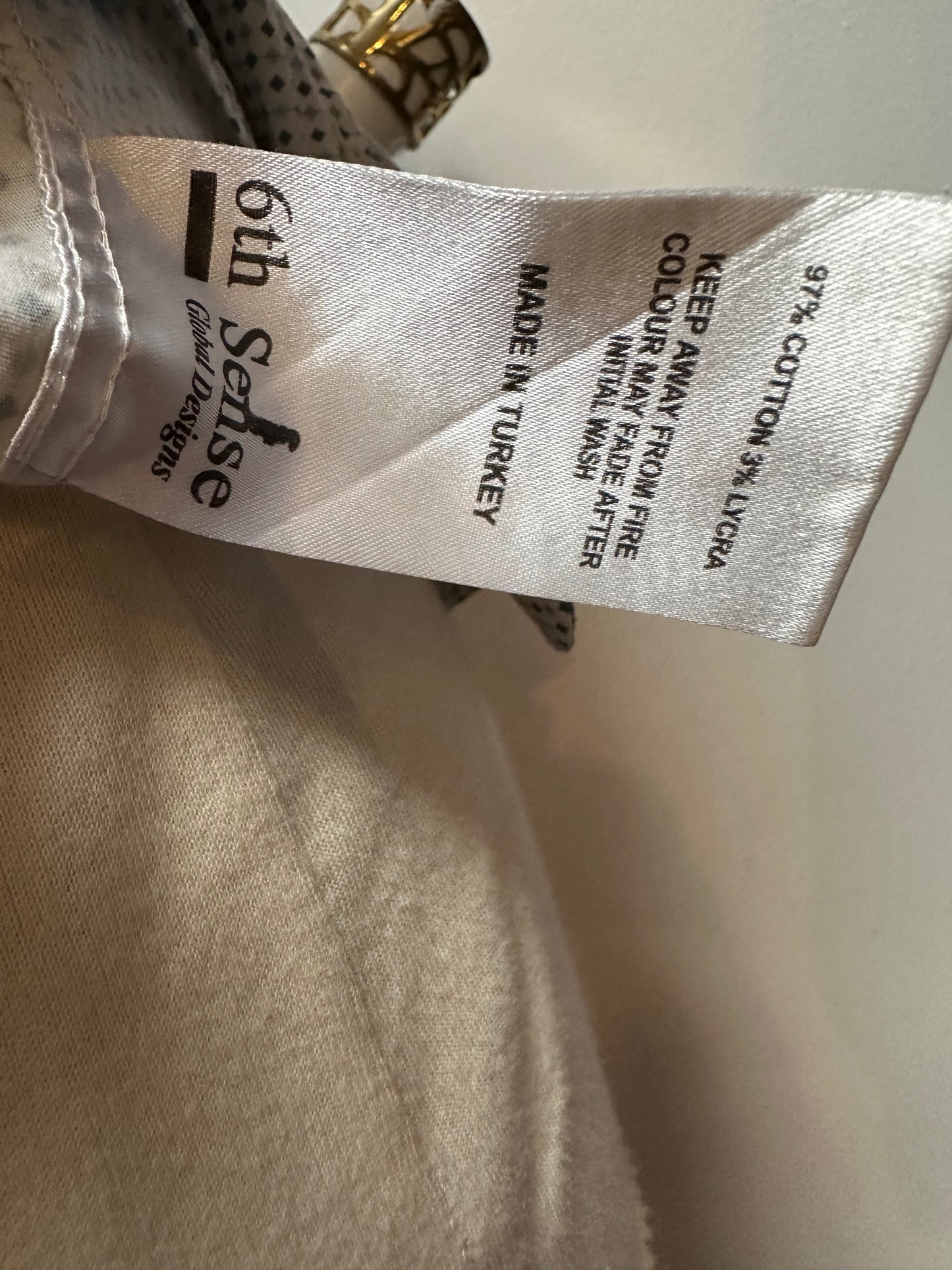 6th Sense Shirt Size M