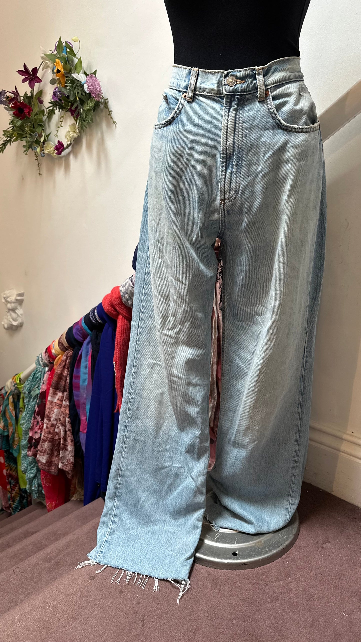 Zara Wide Leg High Waist Faded Jeans Size 12