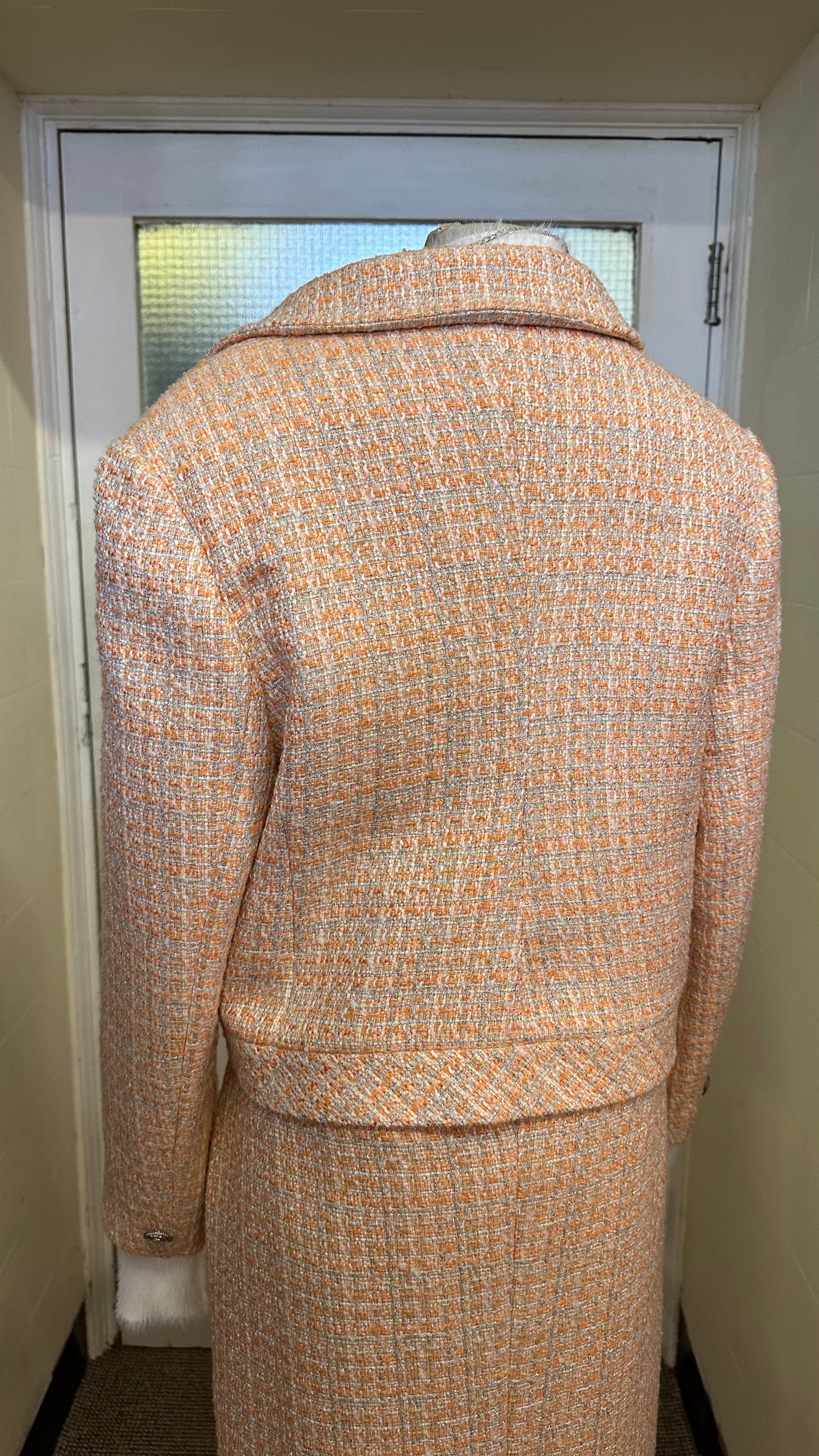 Designer Karen Millen 2 Piece Apricot Suit Jacket Size 16 but small fitting, Skirt Size 14 (best fit Size M/L)