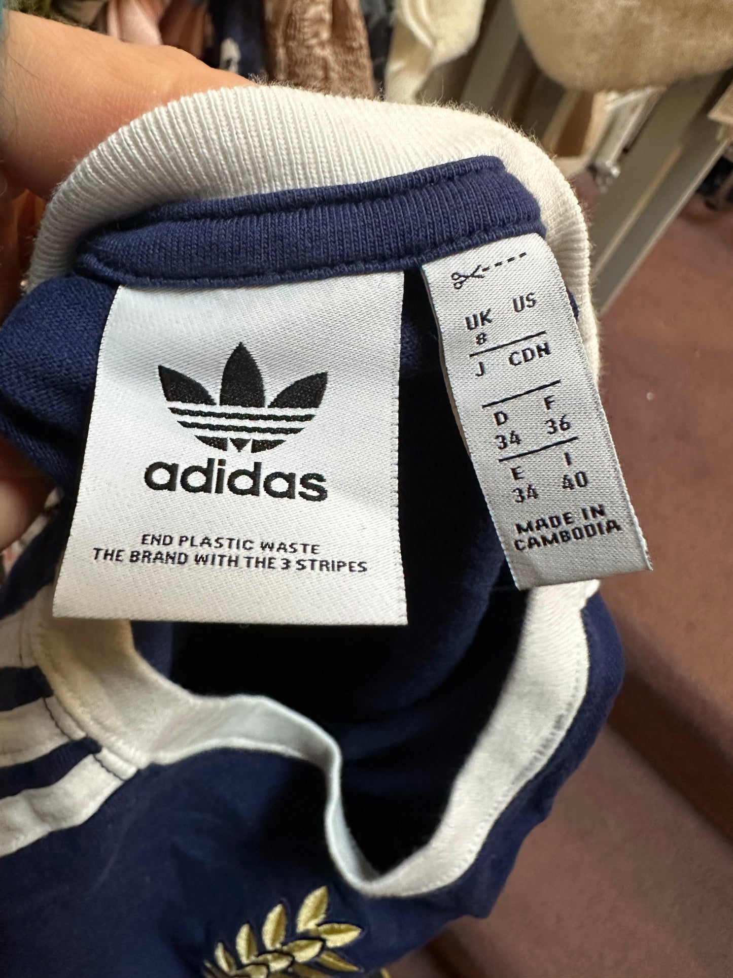 Adidas Retro Top Size 8