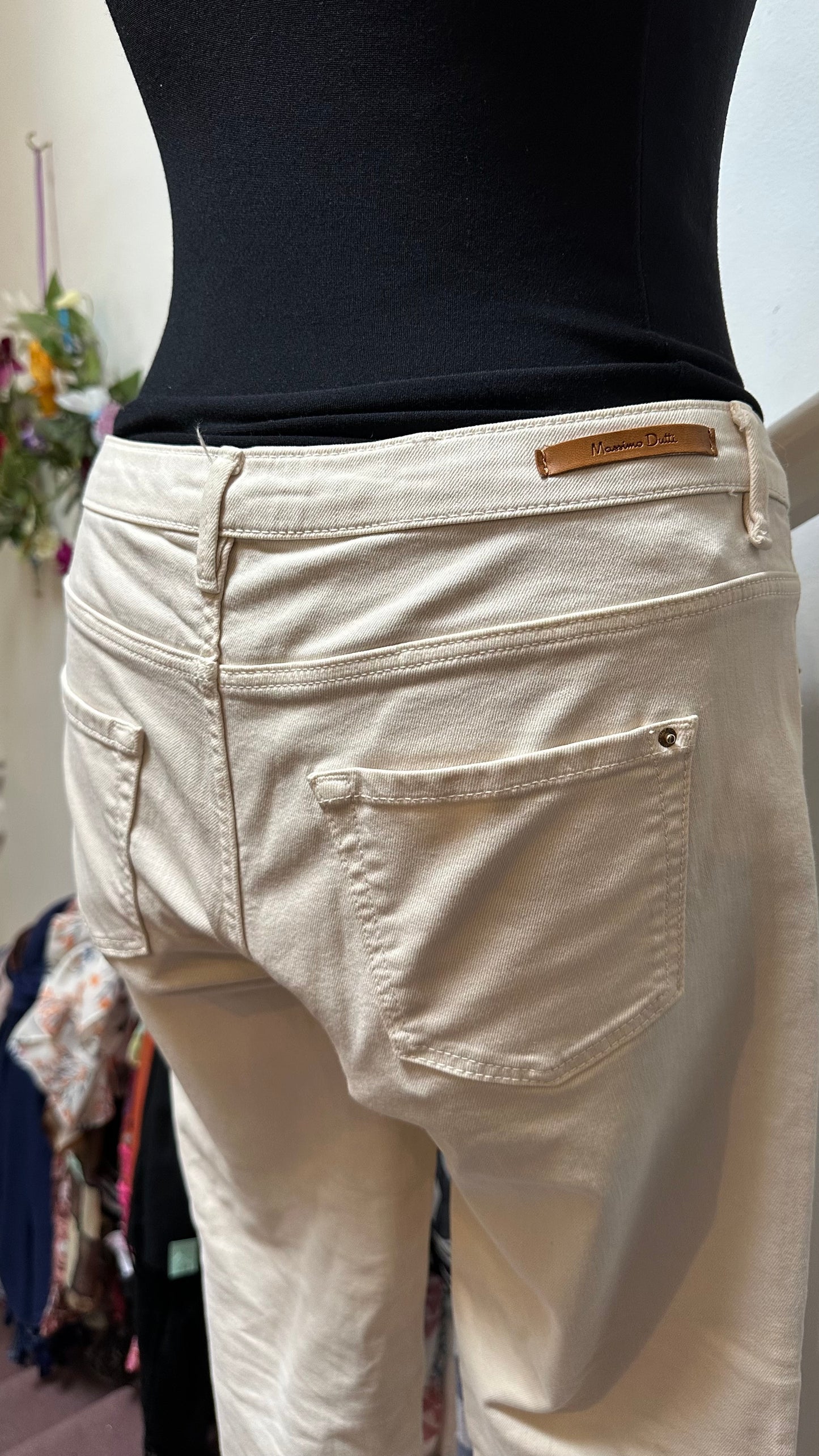 Designer Massimo Dutti Beige Slim Fit Skinny Jeans Size 10 (tiny stain on right leg)