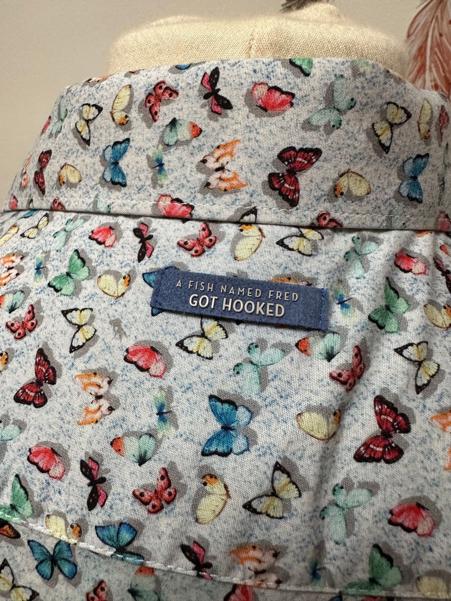 Designer A Fish Named Fred Butterfly Shirt Size M