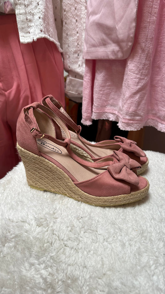No Doubt Blush Pink Wedges Size 5