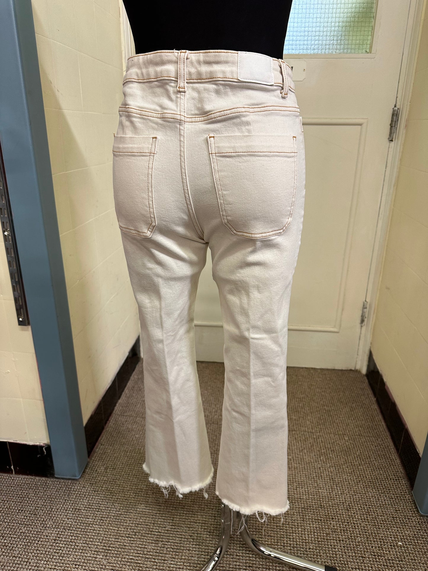 Zara Stretchy Cream Jeans Size 8