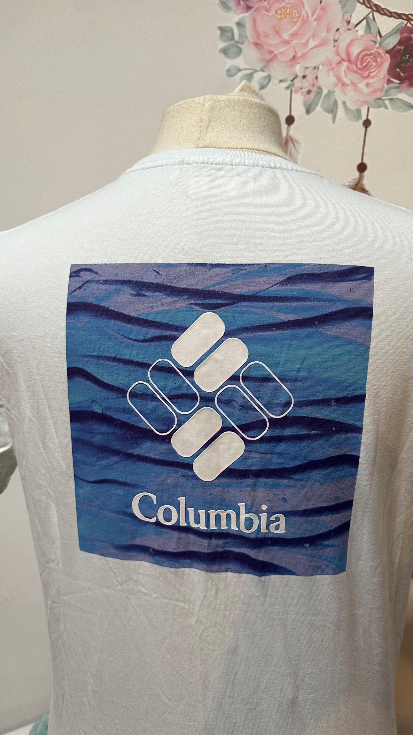 Columbia White Tshirt Size M 100% Cotton