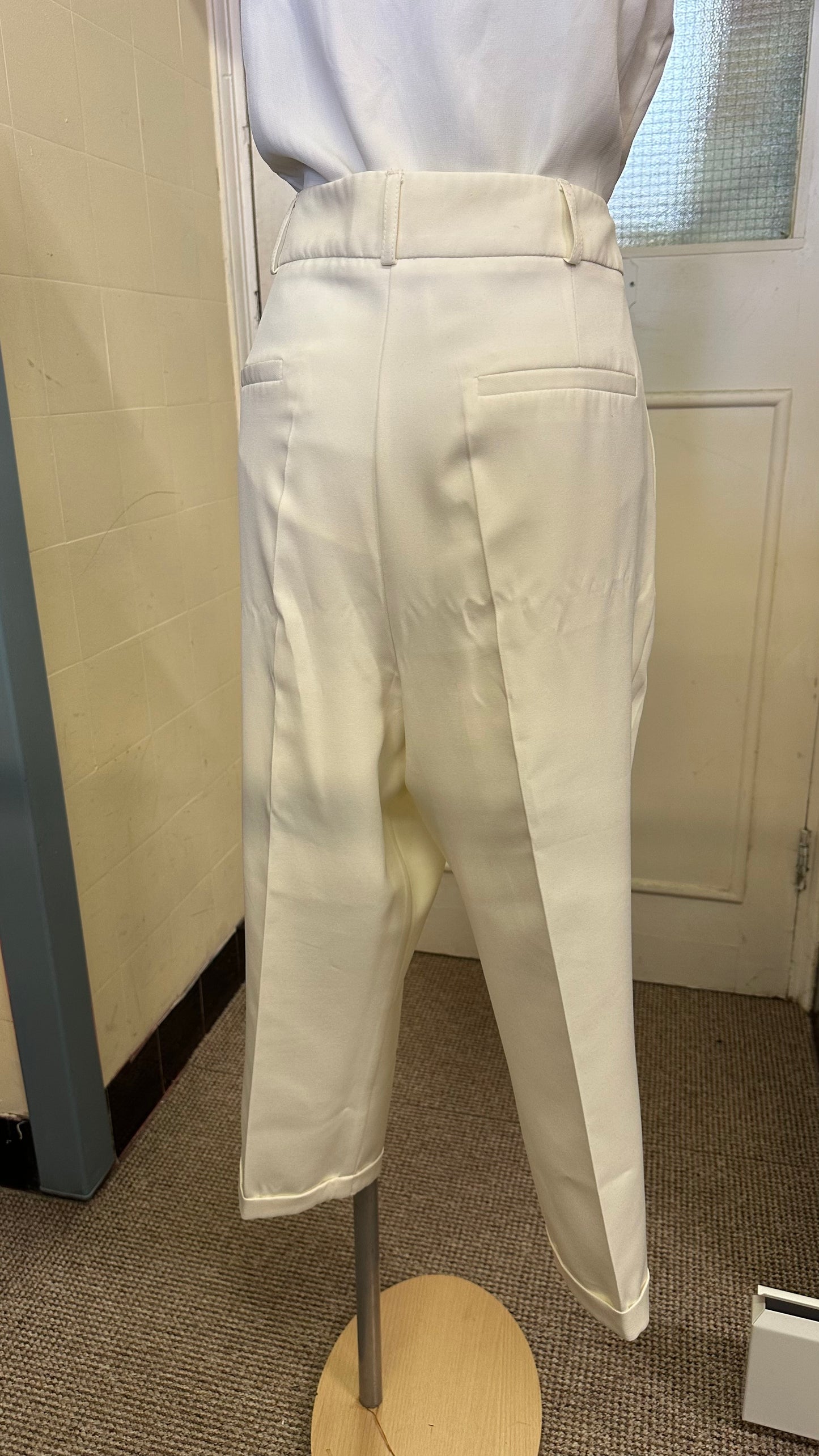 Savida Cream Cropped Trousers Size 16