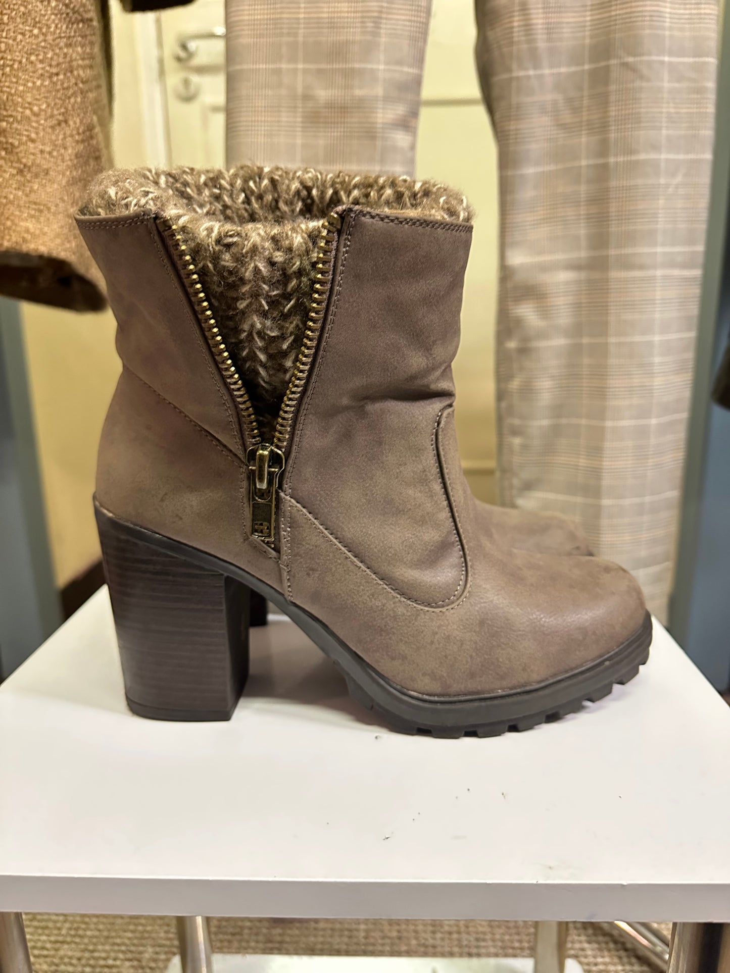 New Look Boots with Sock Insert Size 7 (40) Some marks but looks like distressed leather look