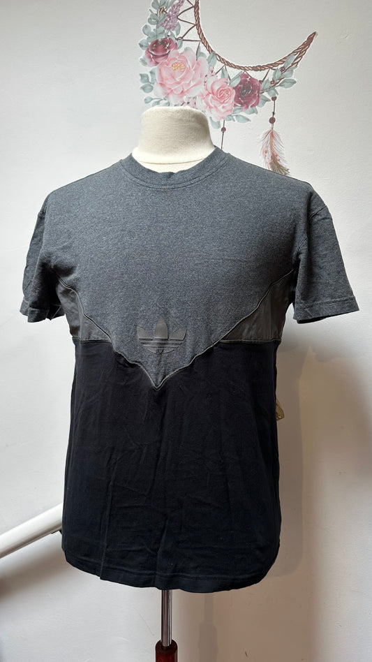 Adidas Tshirt with Reflective Details Best Fit Size M
