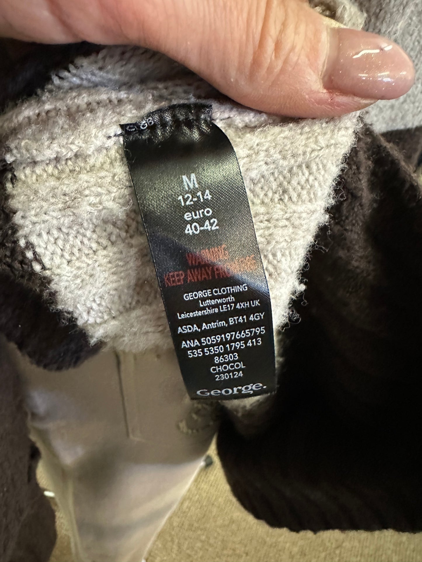 George Brown/Cream Turtleneck Size 12/14