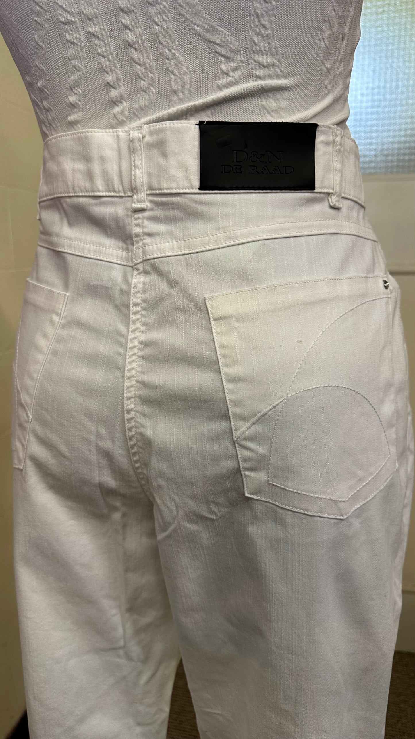 D&N De Raad Stretchy White Jeans 90% Cotton Size16 but small fitting